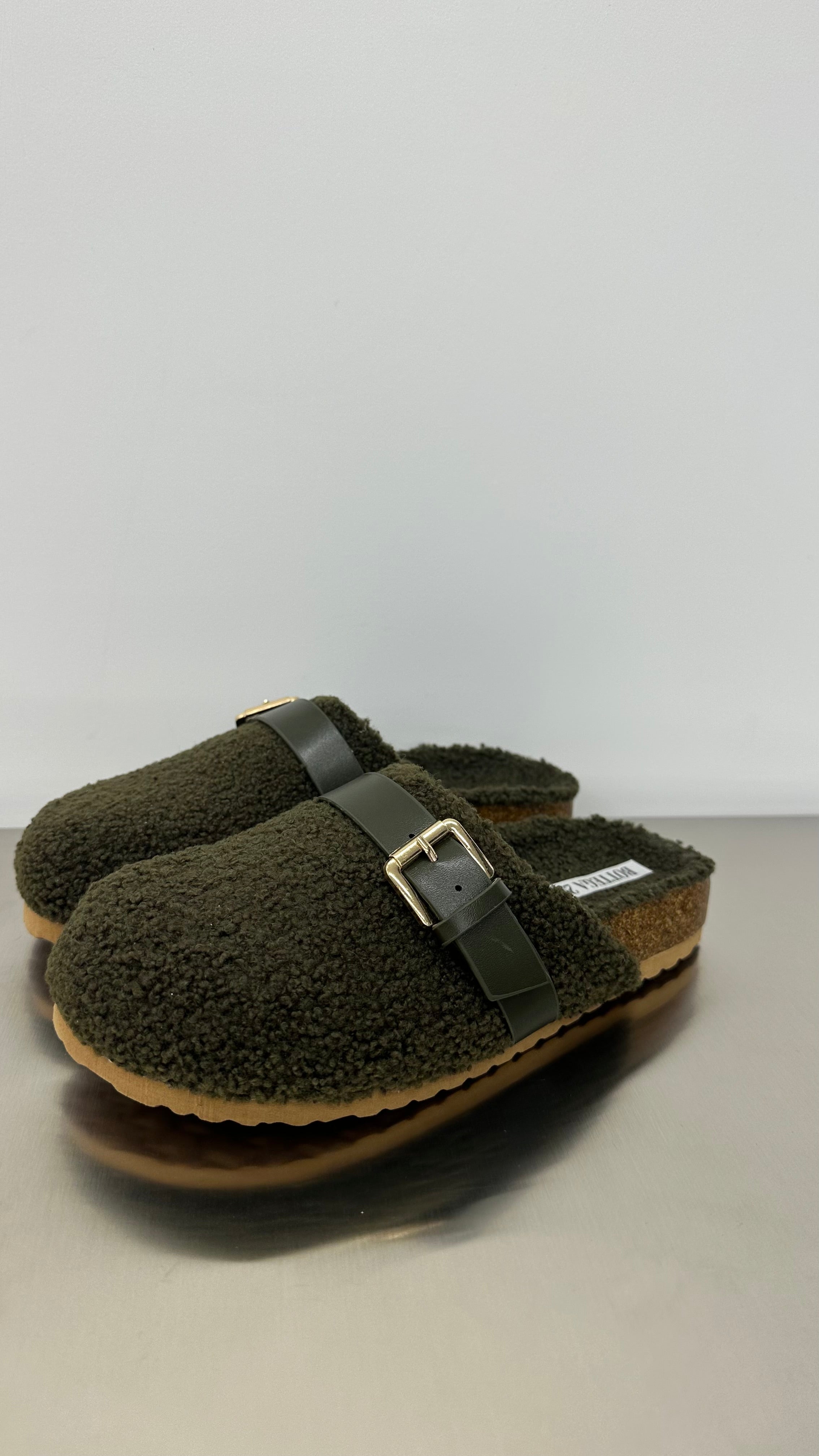 Slippers con Fibbia