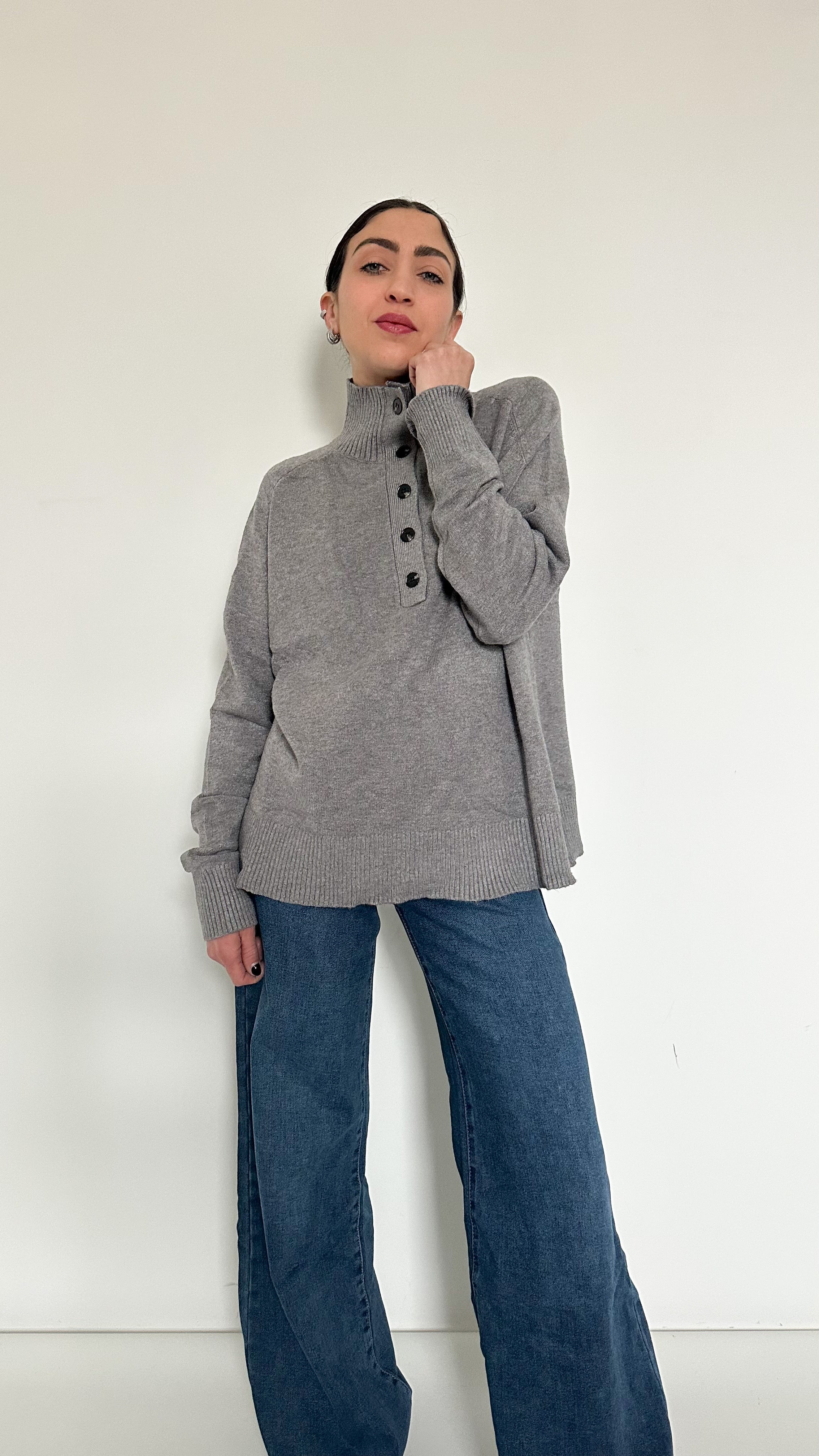 Pull Grigio Con Bottoni