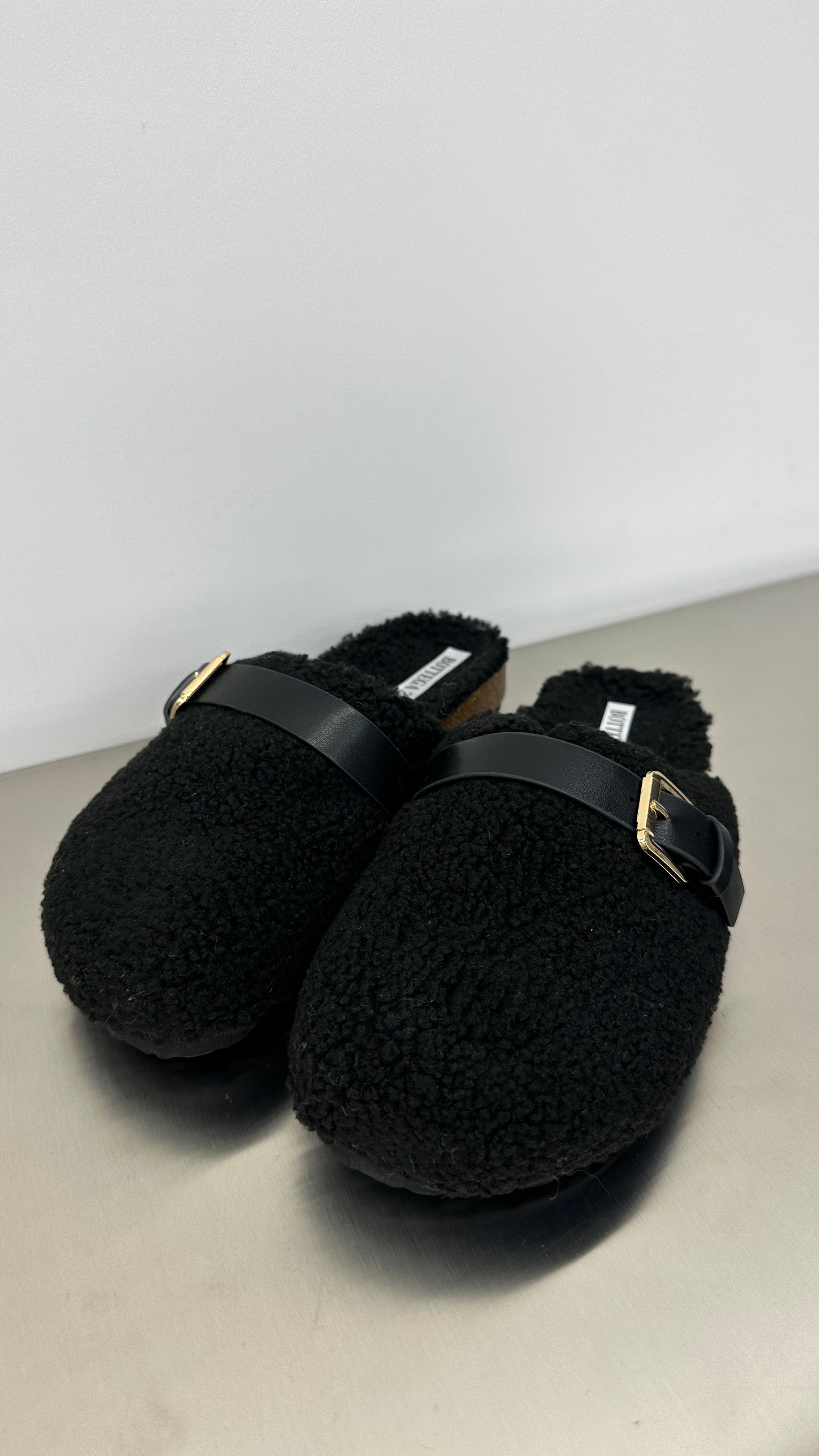 Slippers Con Fibbia