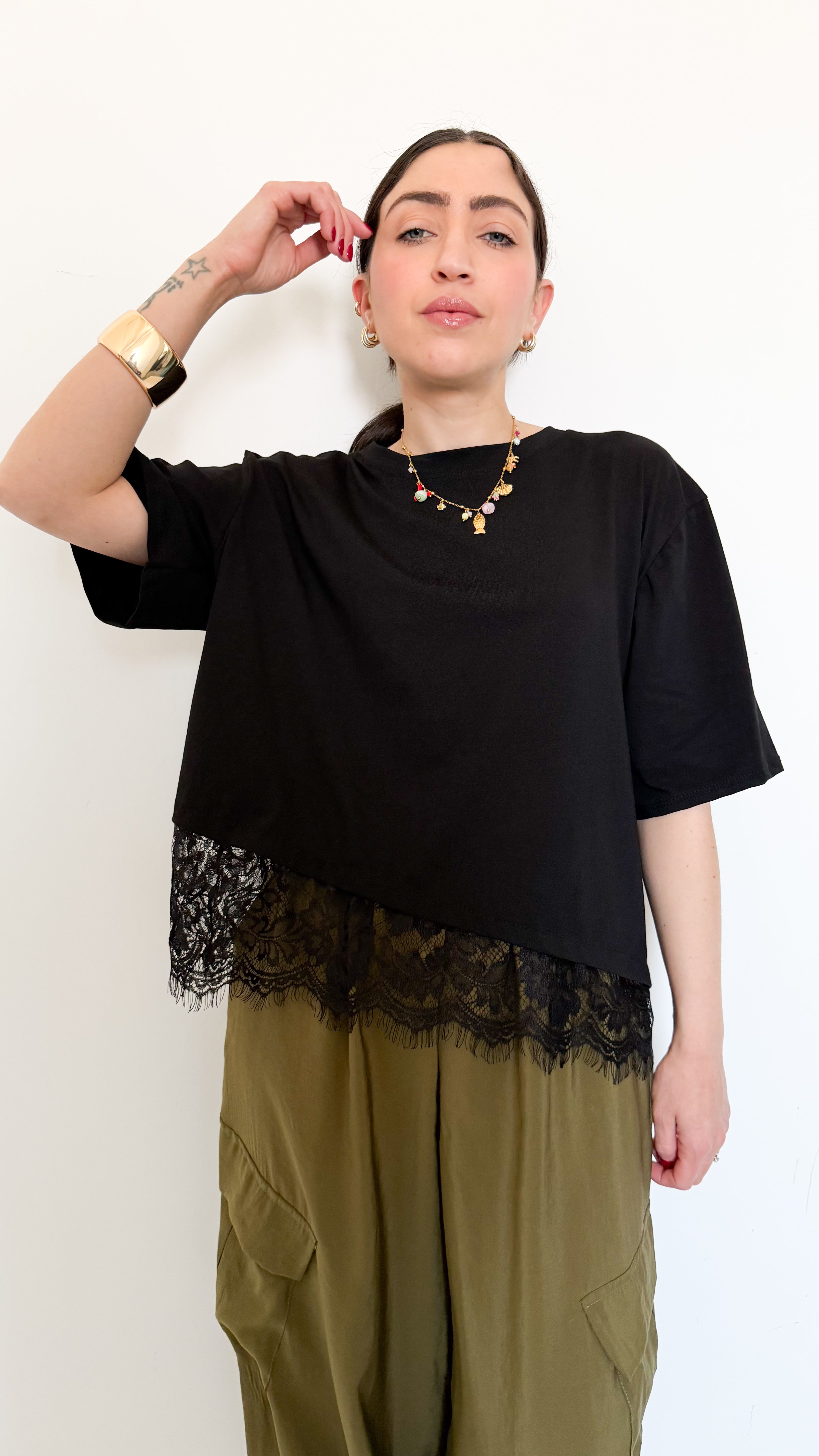 T-Shirt Nera In Cotone Con Pizzo