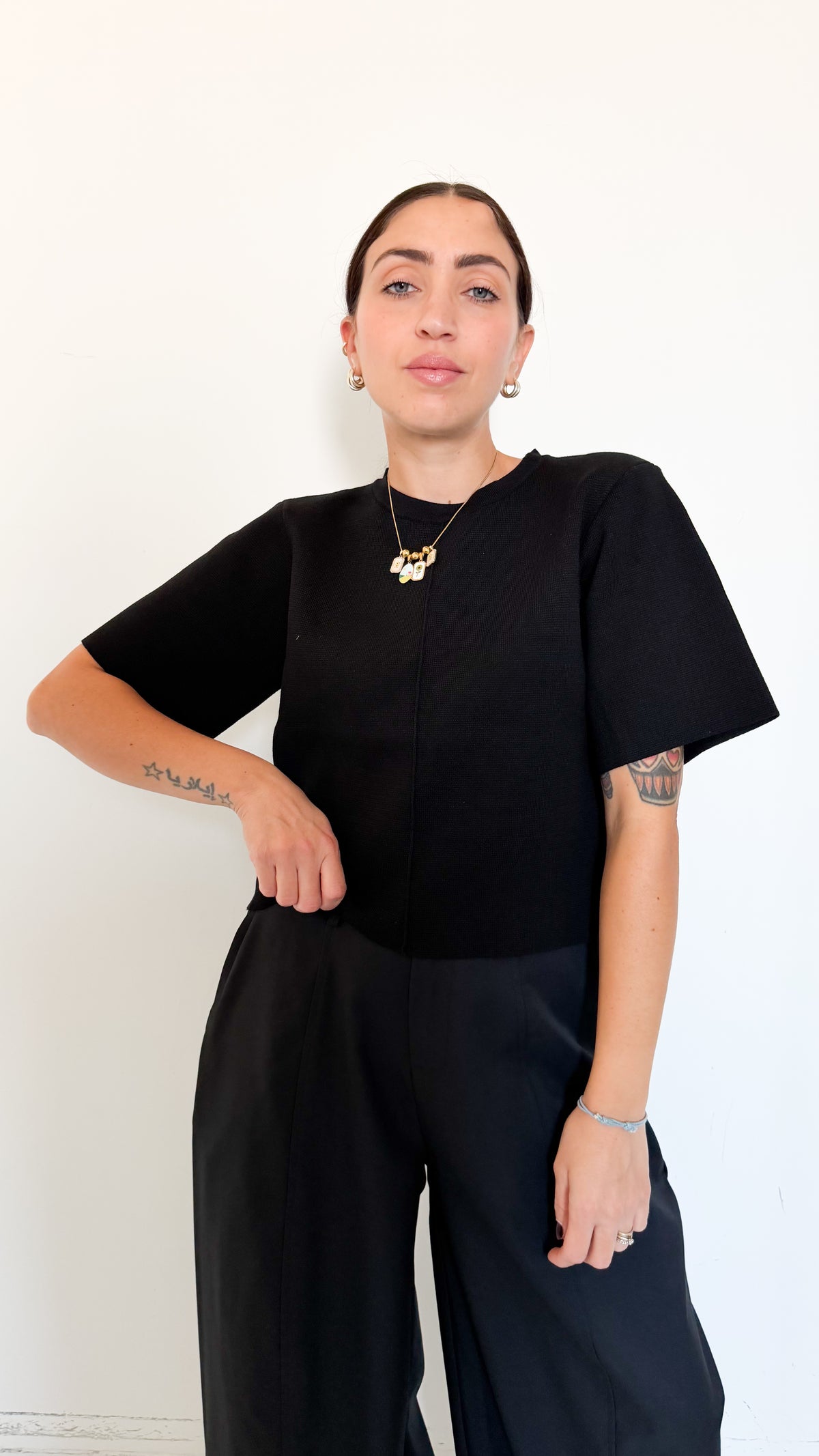 Maglia Nera Mezza Manica Con Spalline