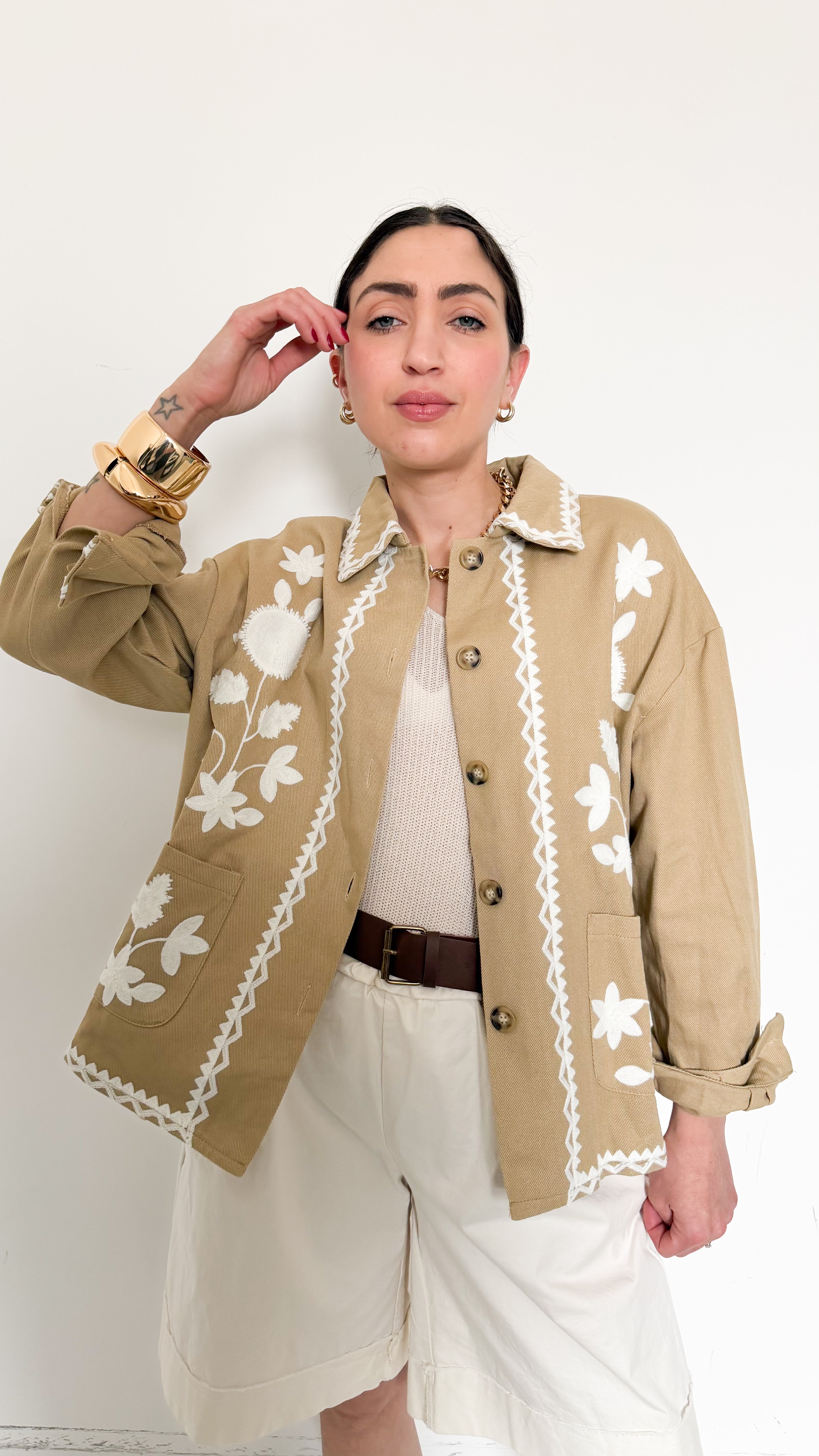 Giubbotto Beige Con Dettagli