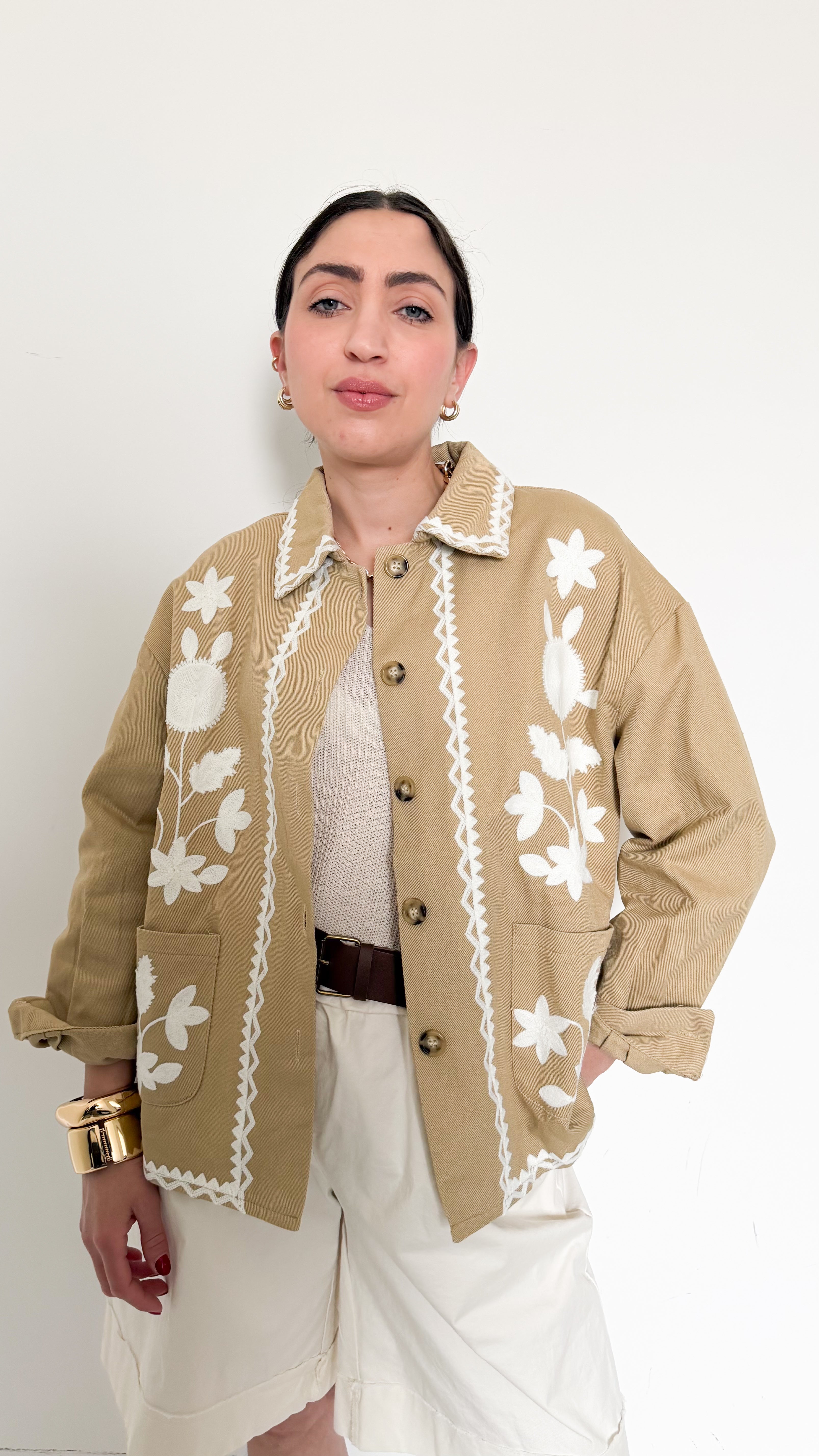 Giubbotto Beige Con Dettagli