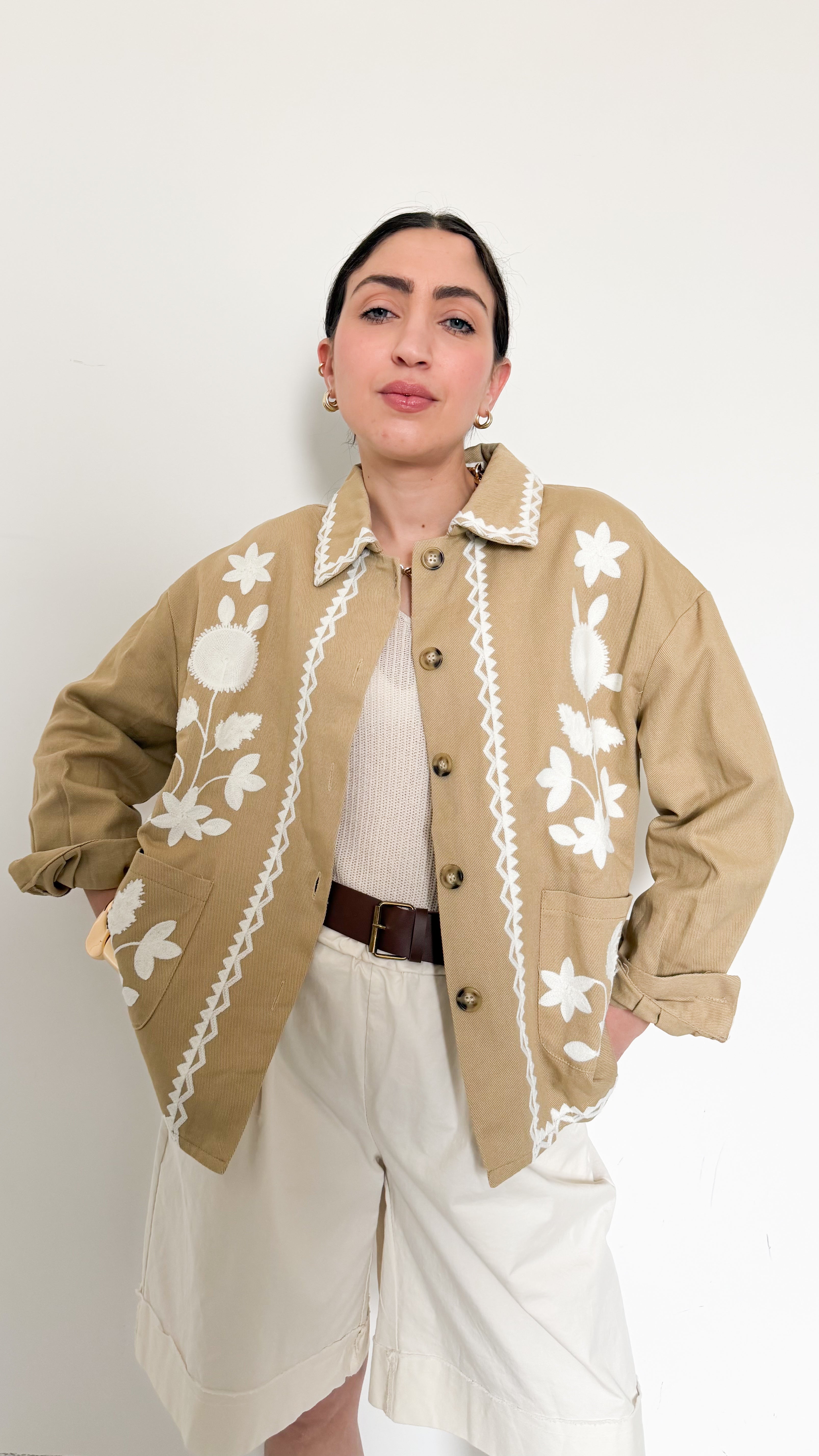 Giubbotto Beige Con Dettagli