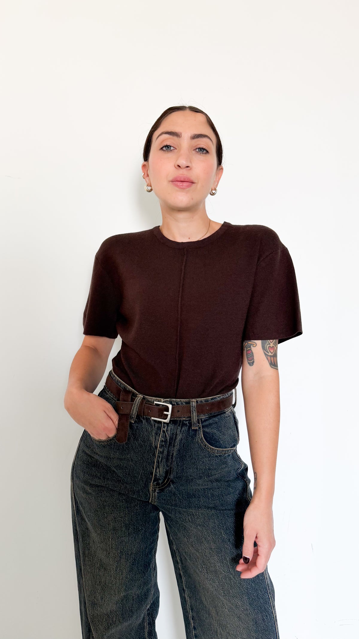 Maglia Marrone Mezza Manica Con Dettagli