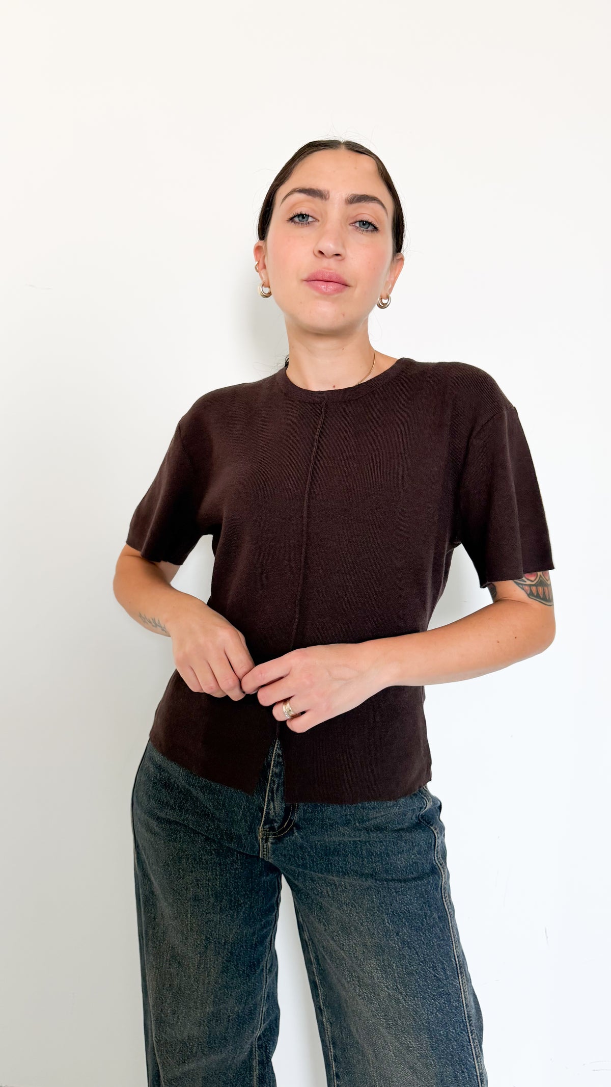 Maglia Marrone Mezza Manica Con Dettagli