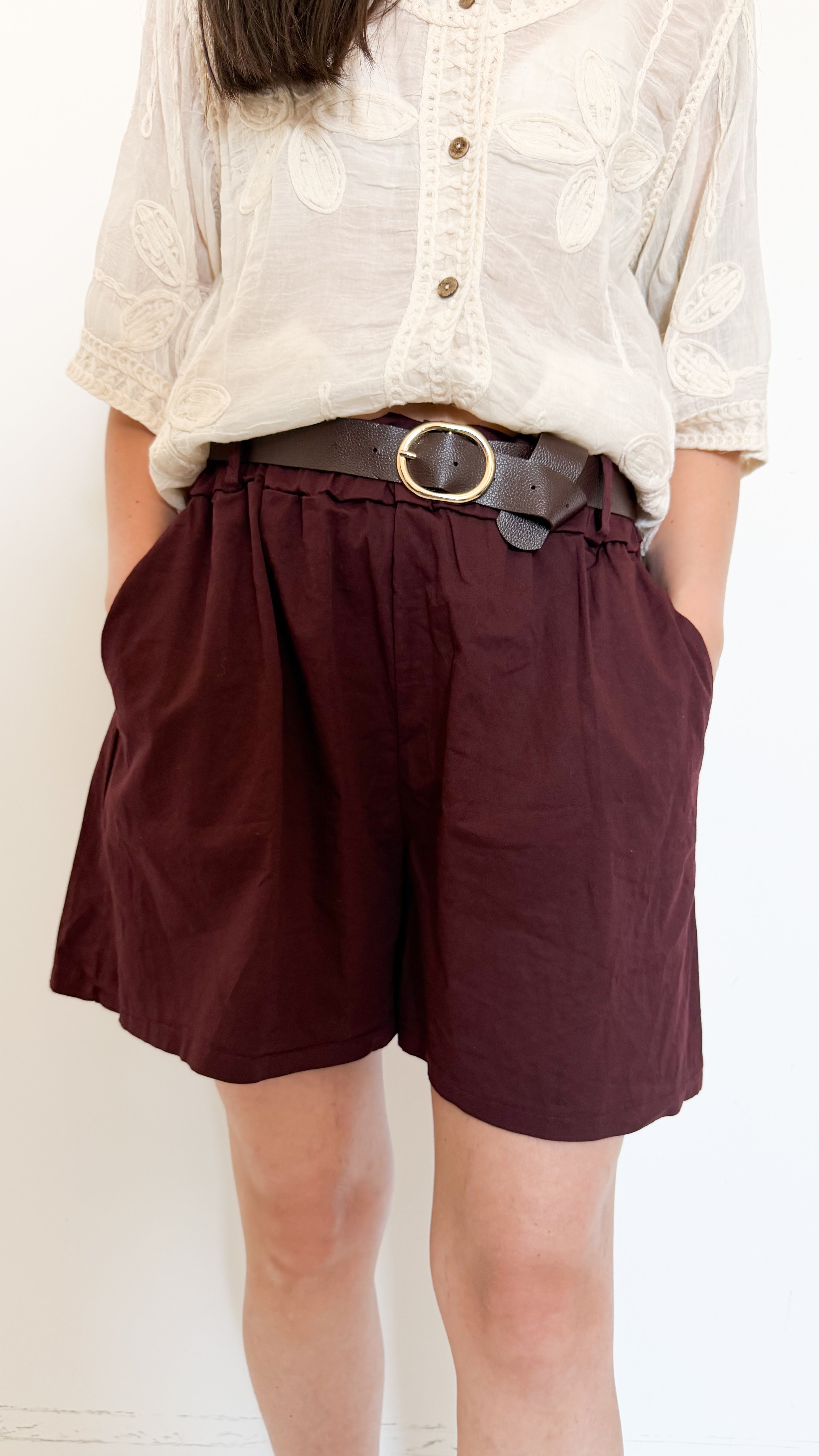 Bermuda Bordeaux Con Cintura