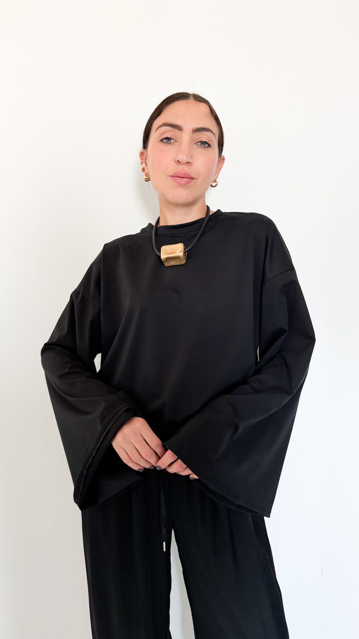 Maglia Nera Manica A Campana
