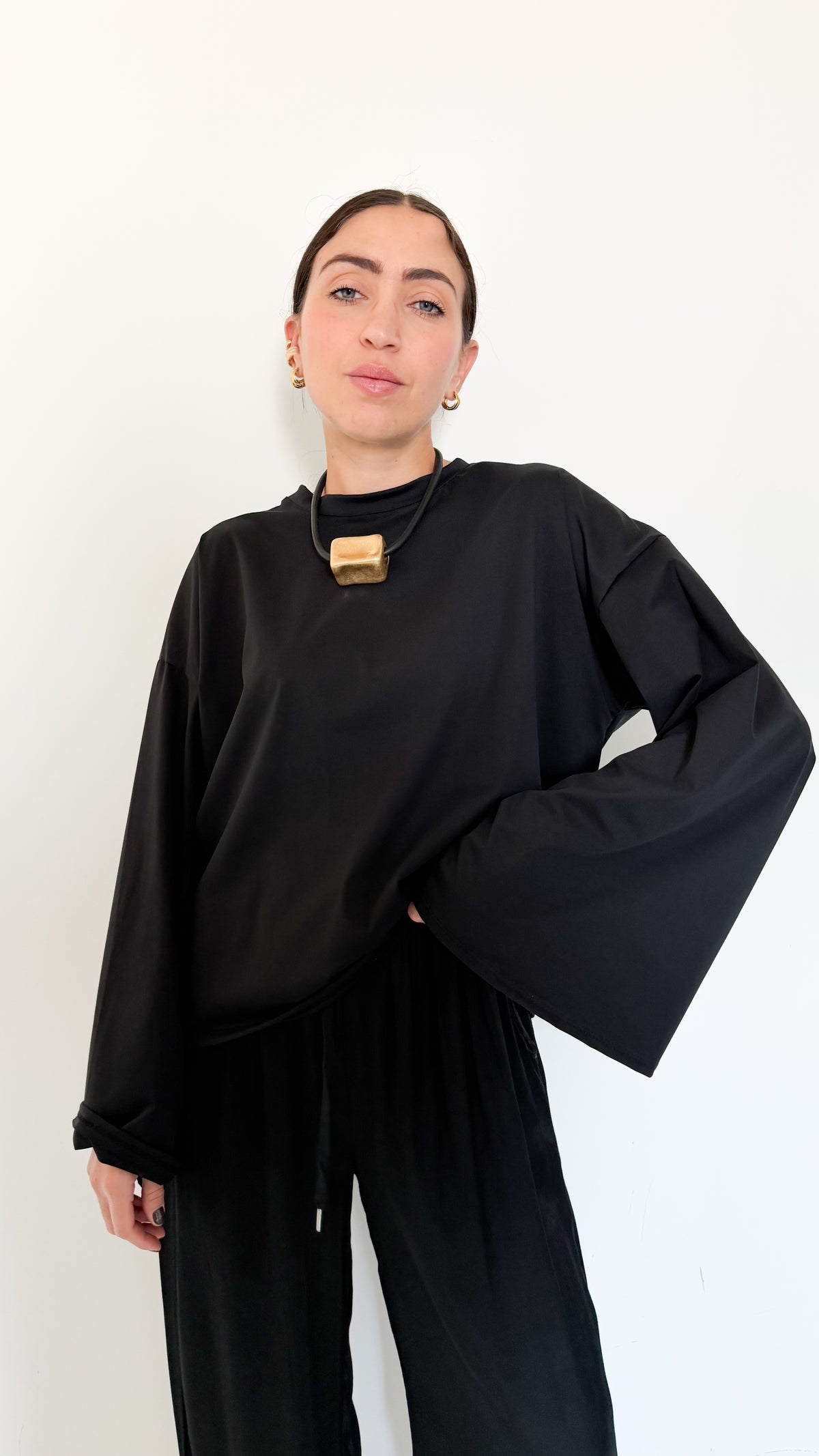 Maglia Nera Manica A Campana