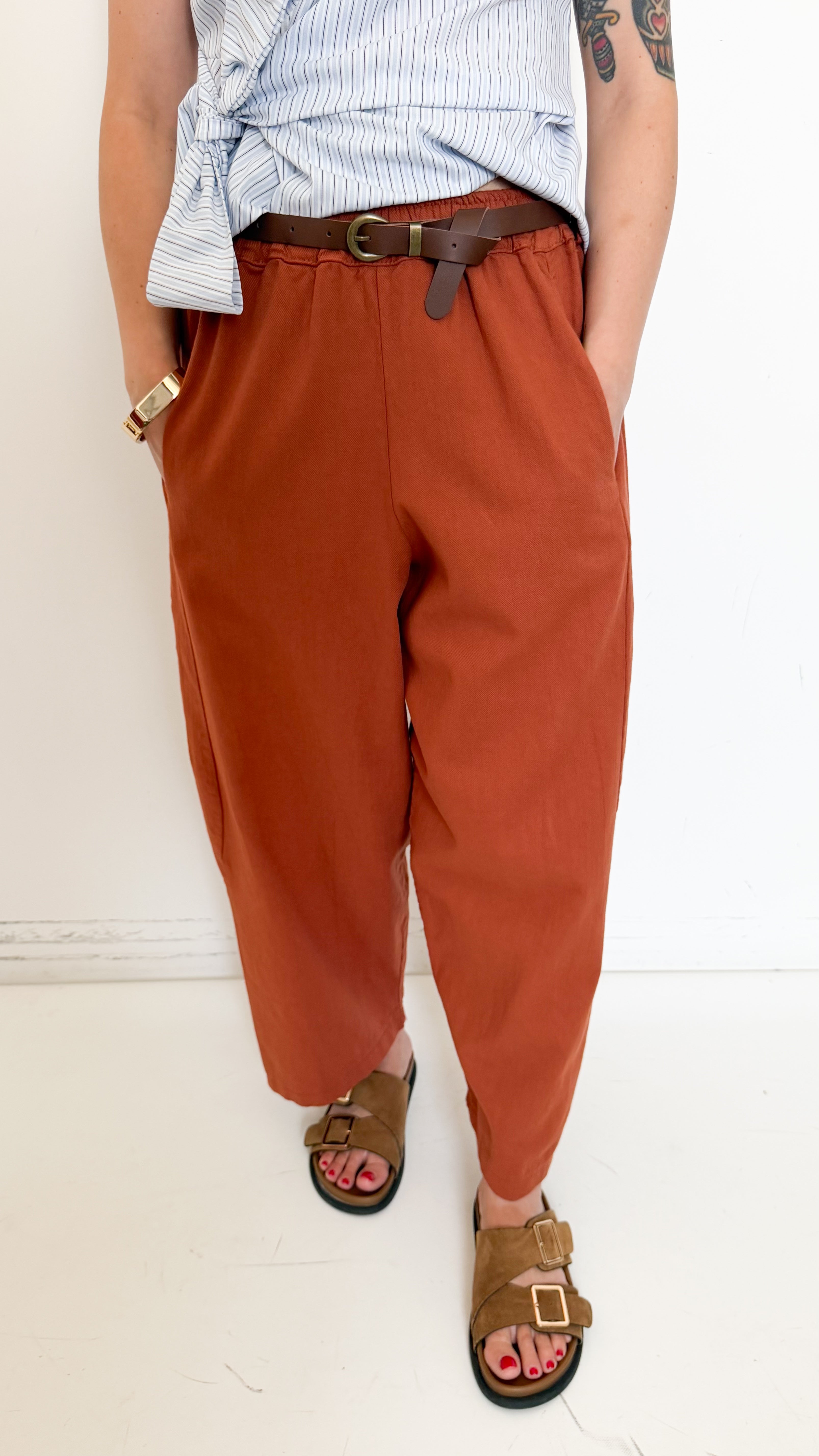 Pantaloni Ruggine Con Cintura