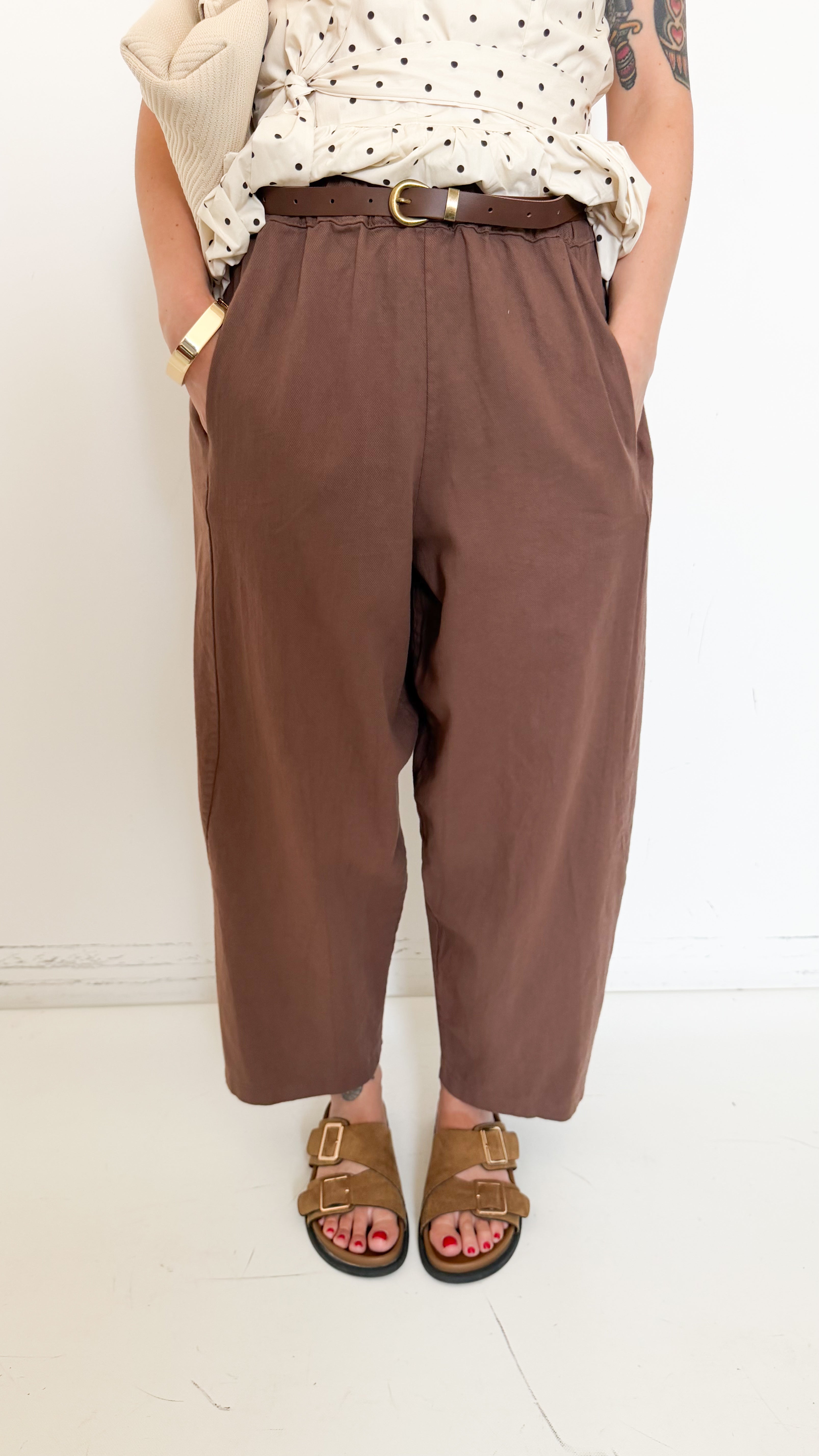 Pantaloni Marroni Con Cintura