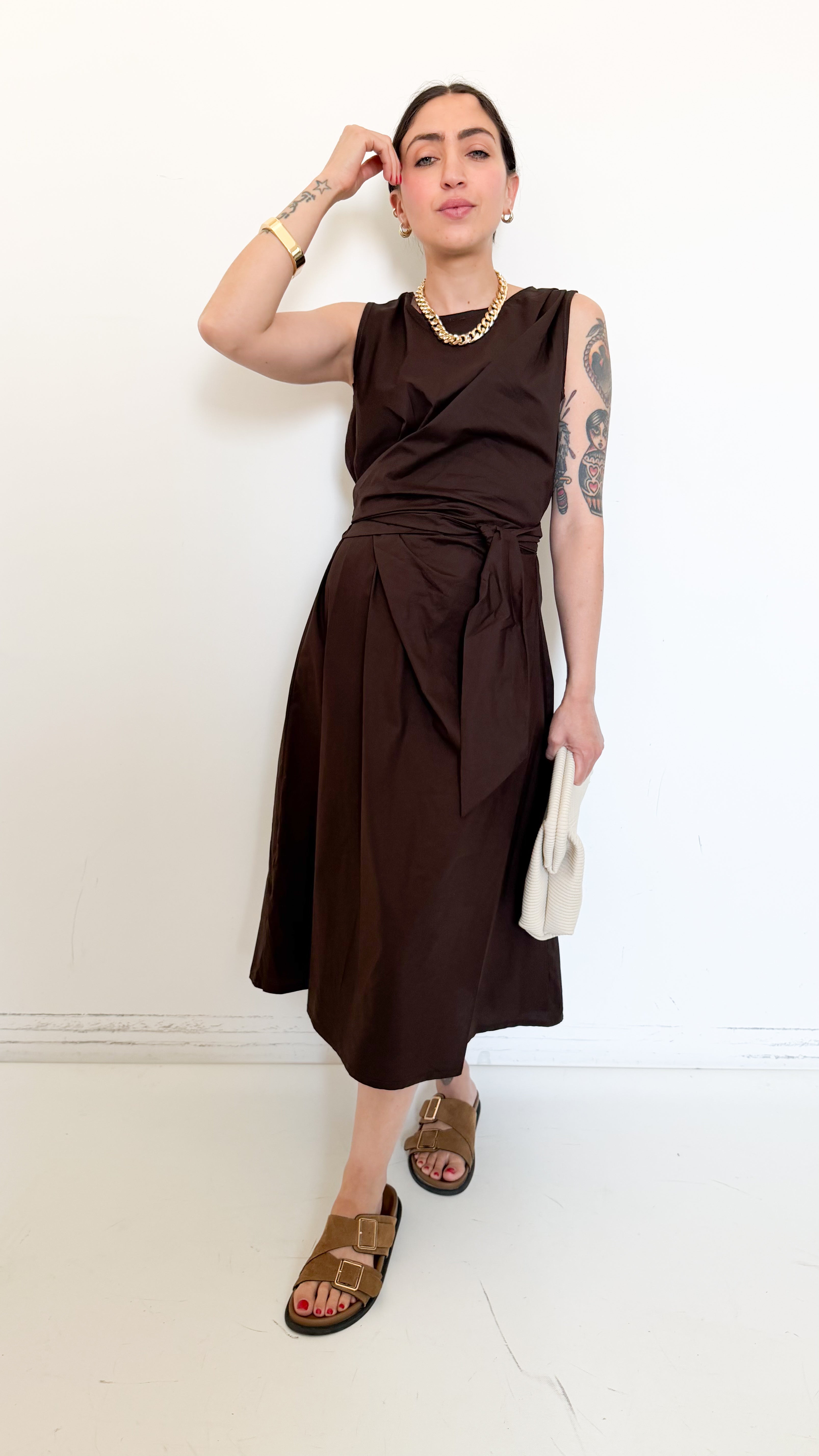 Vestito Marrone Con Nodo