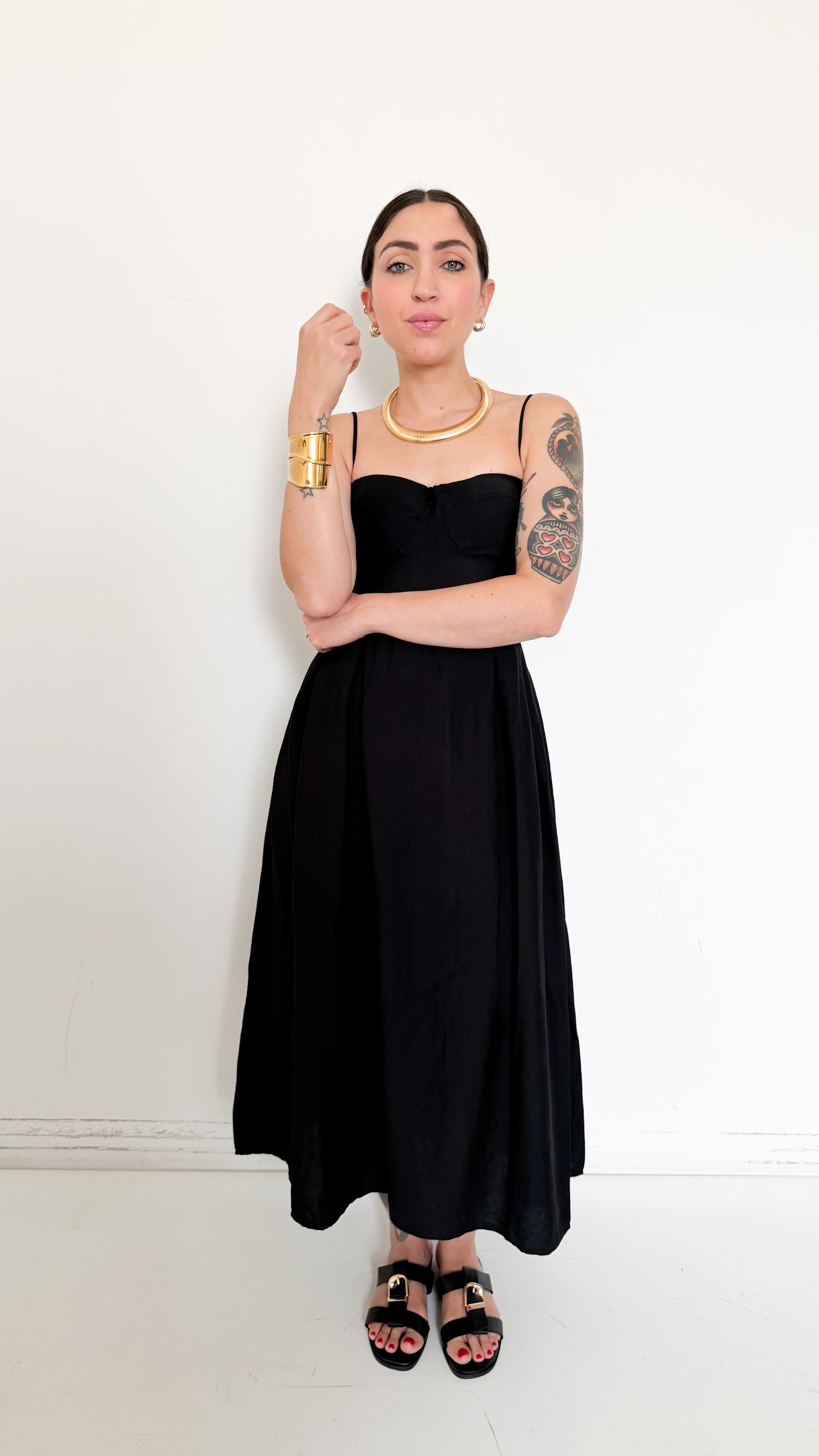 Vestito Nero Midi Con Lacci