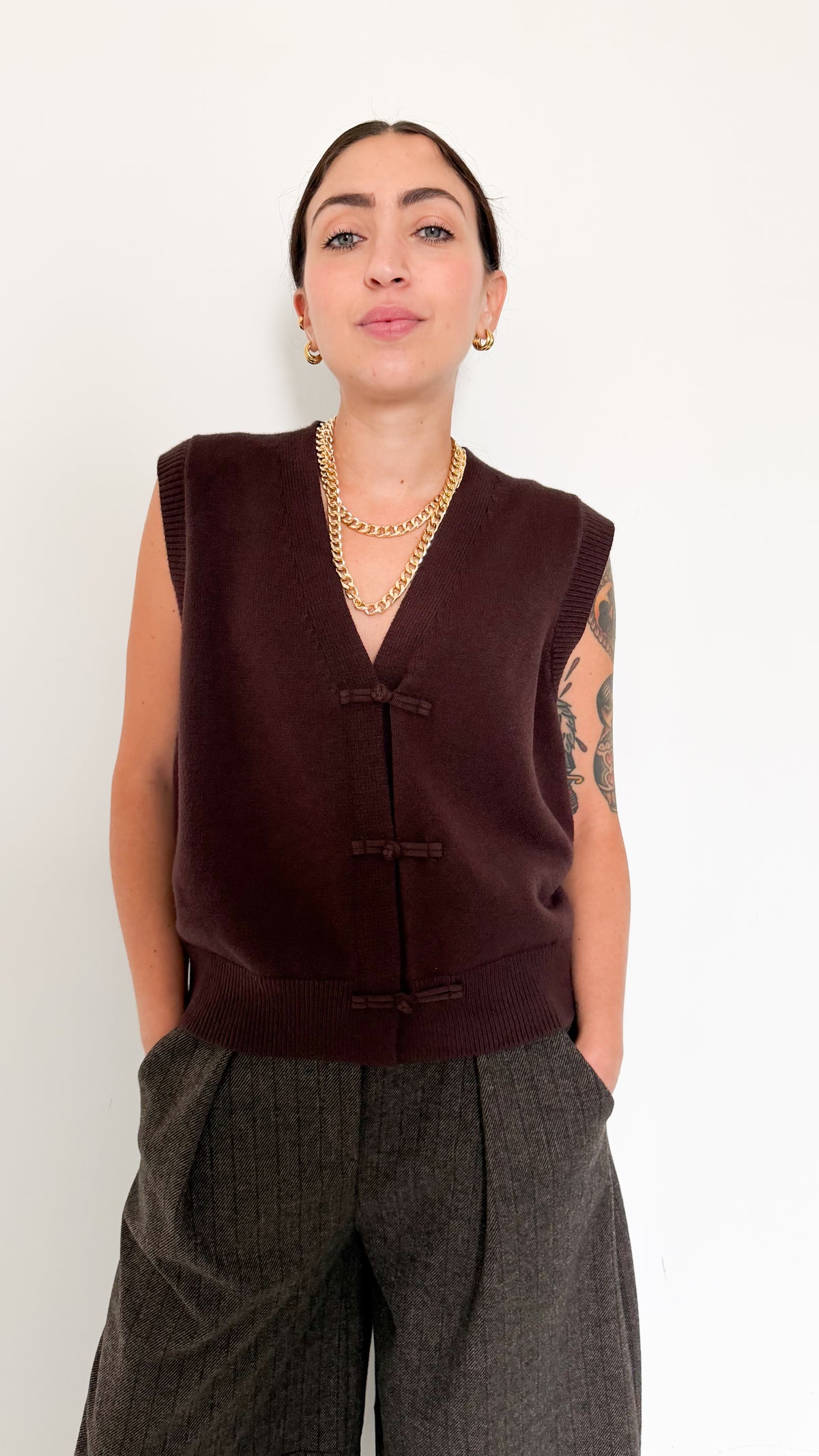 Gilet Marrone Con Dettagli
