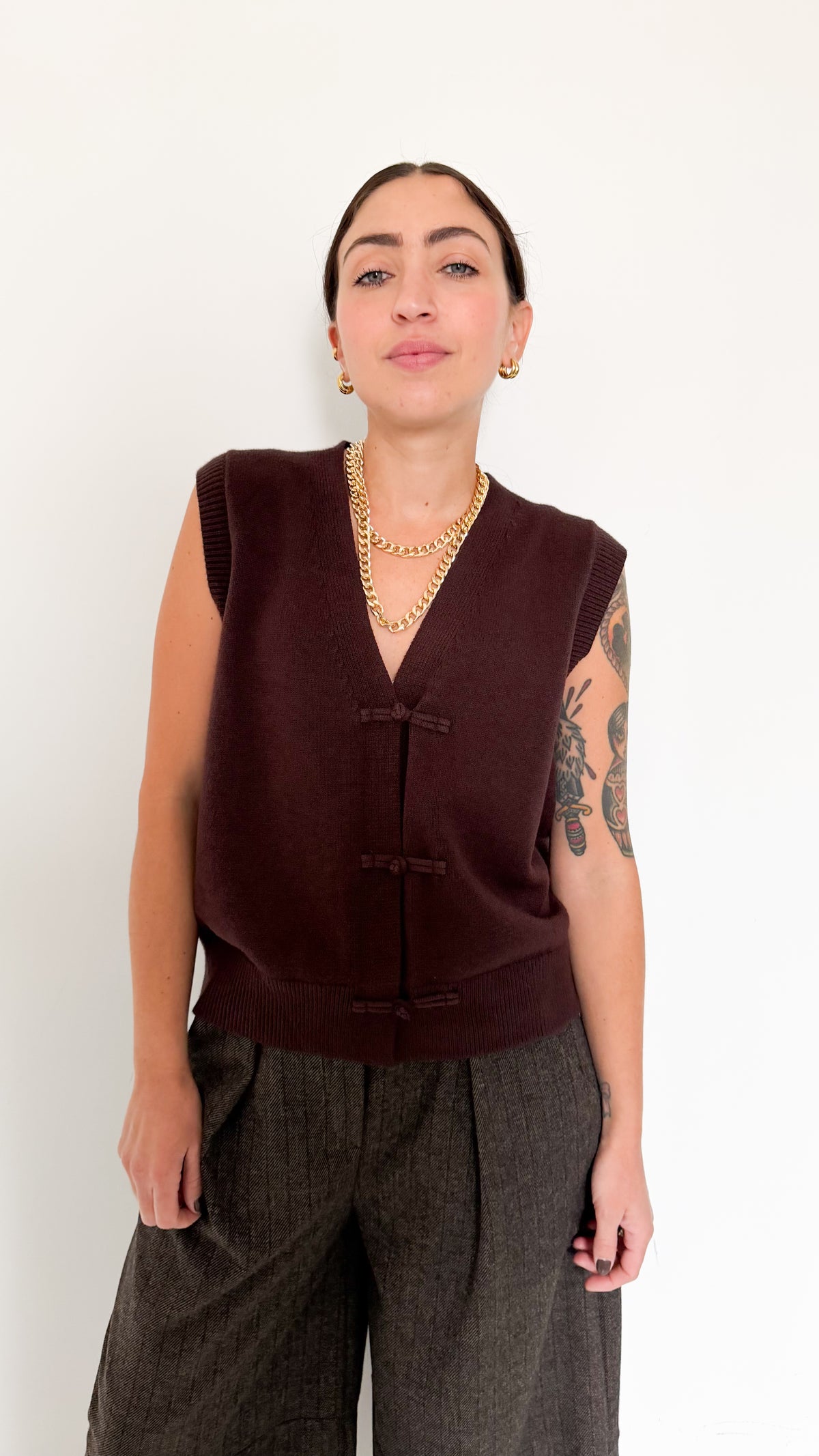Gilet Marrone Con Dettagli