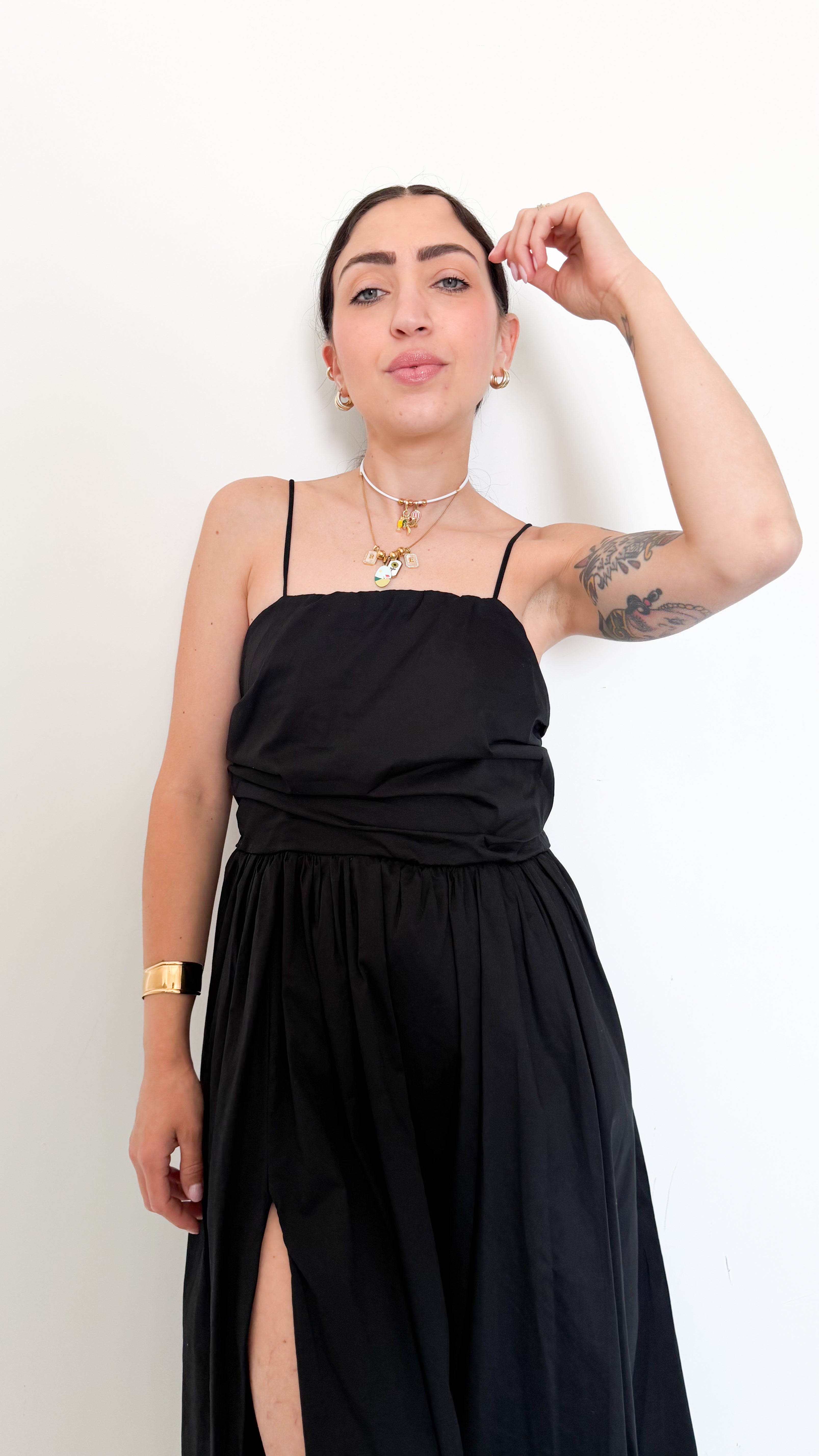 Vestito Nero Con Spacco