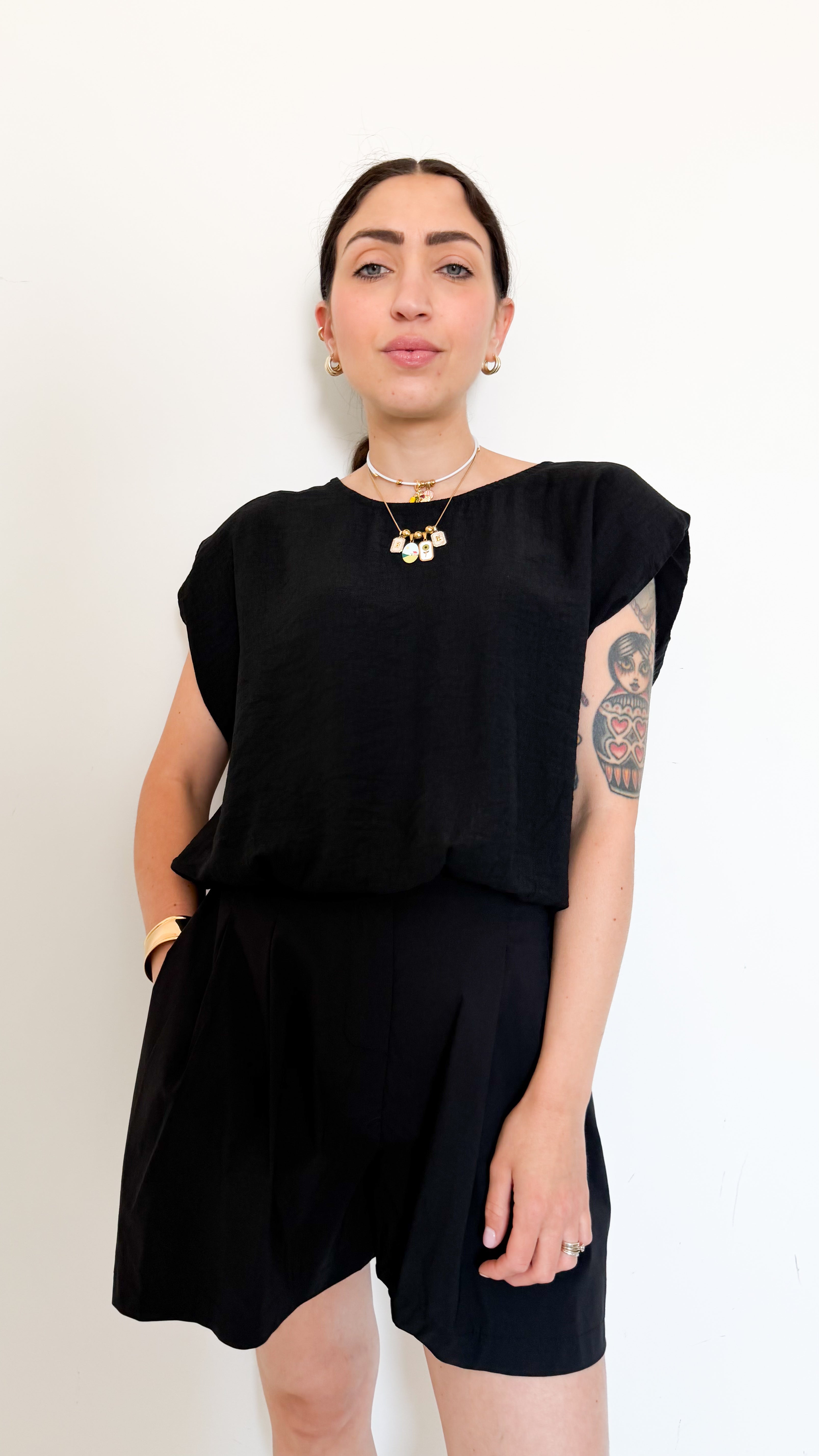 Blusa Nera Con Spalline