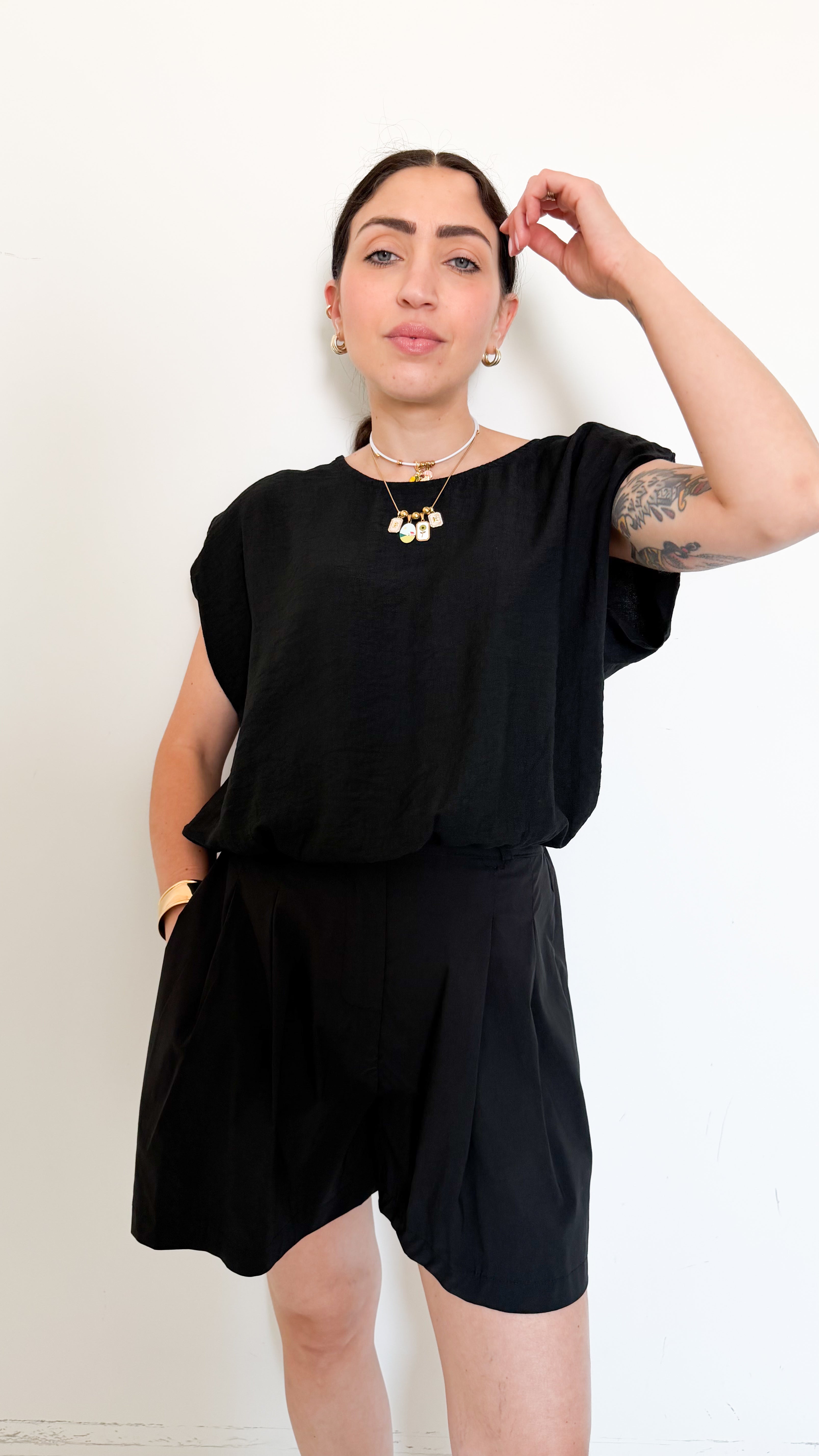 Blusa Nera Con Spalline