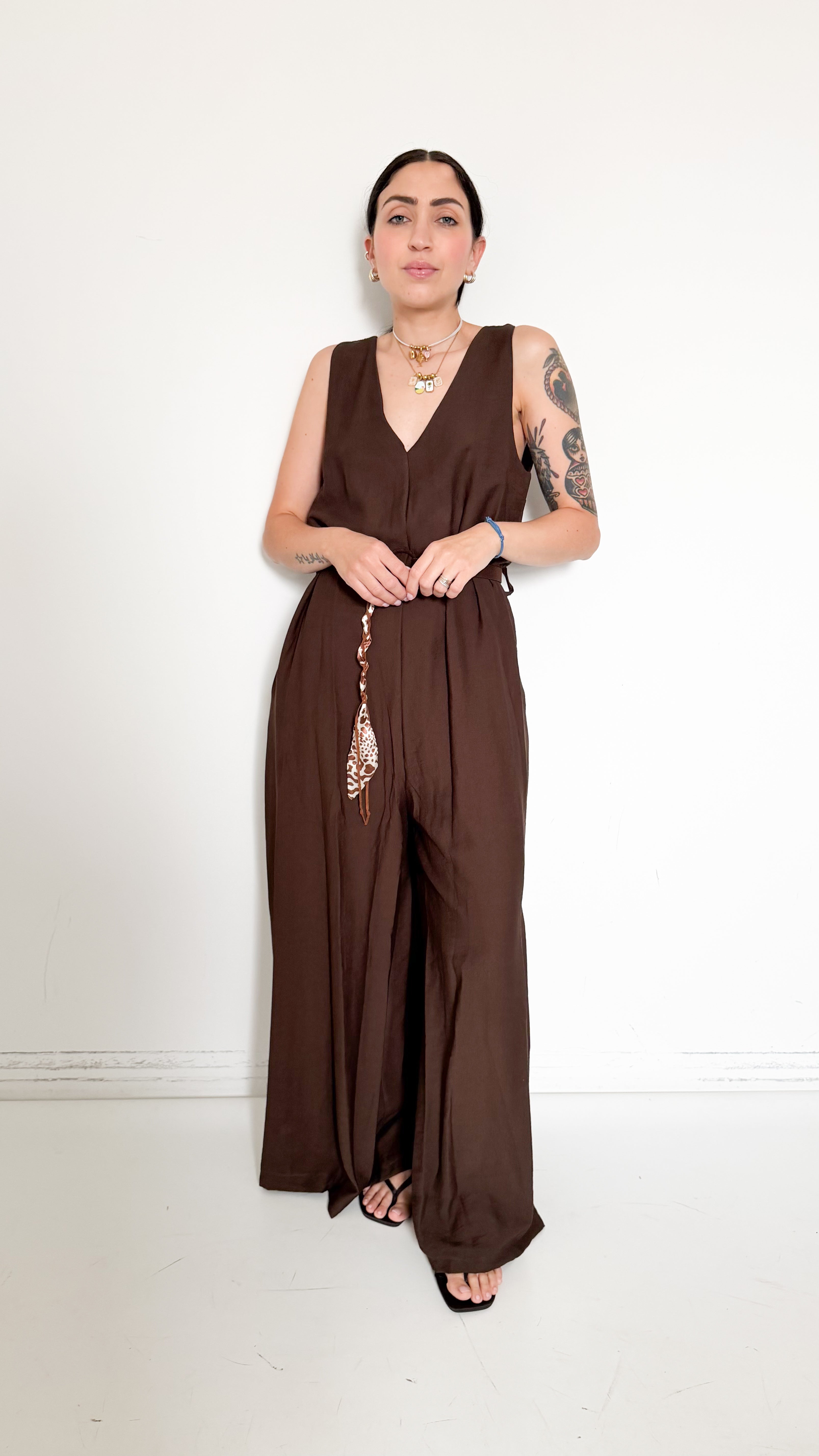 Tuta Marrone Con Cintura