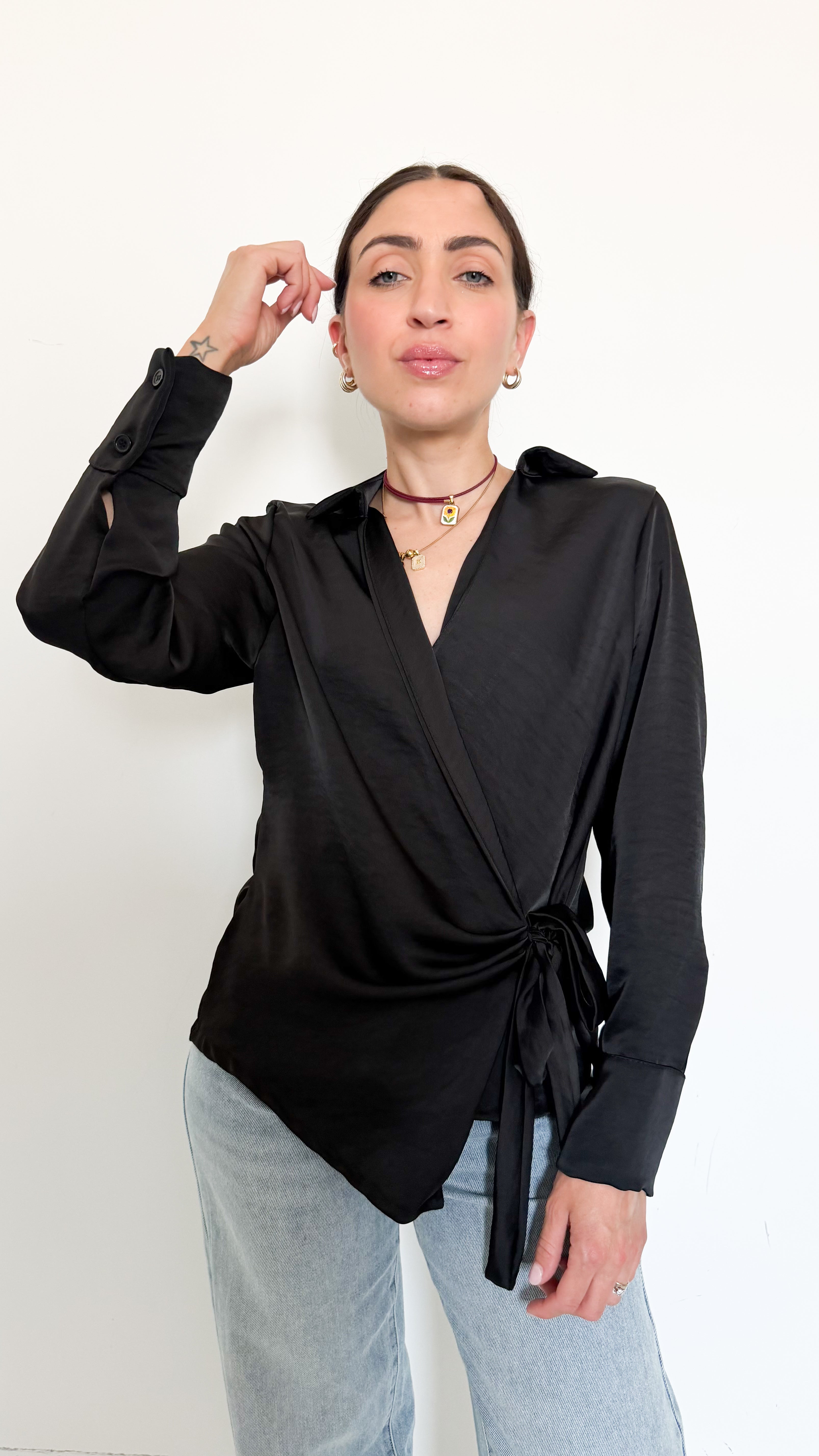 Blusa In Satin Nera