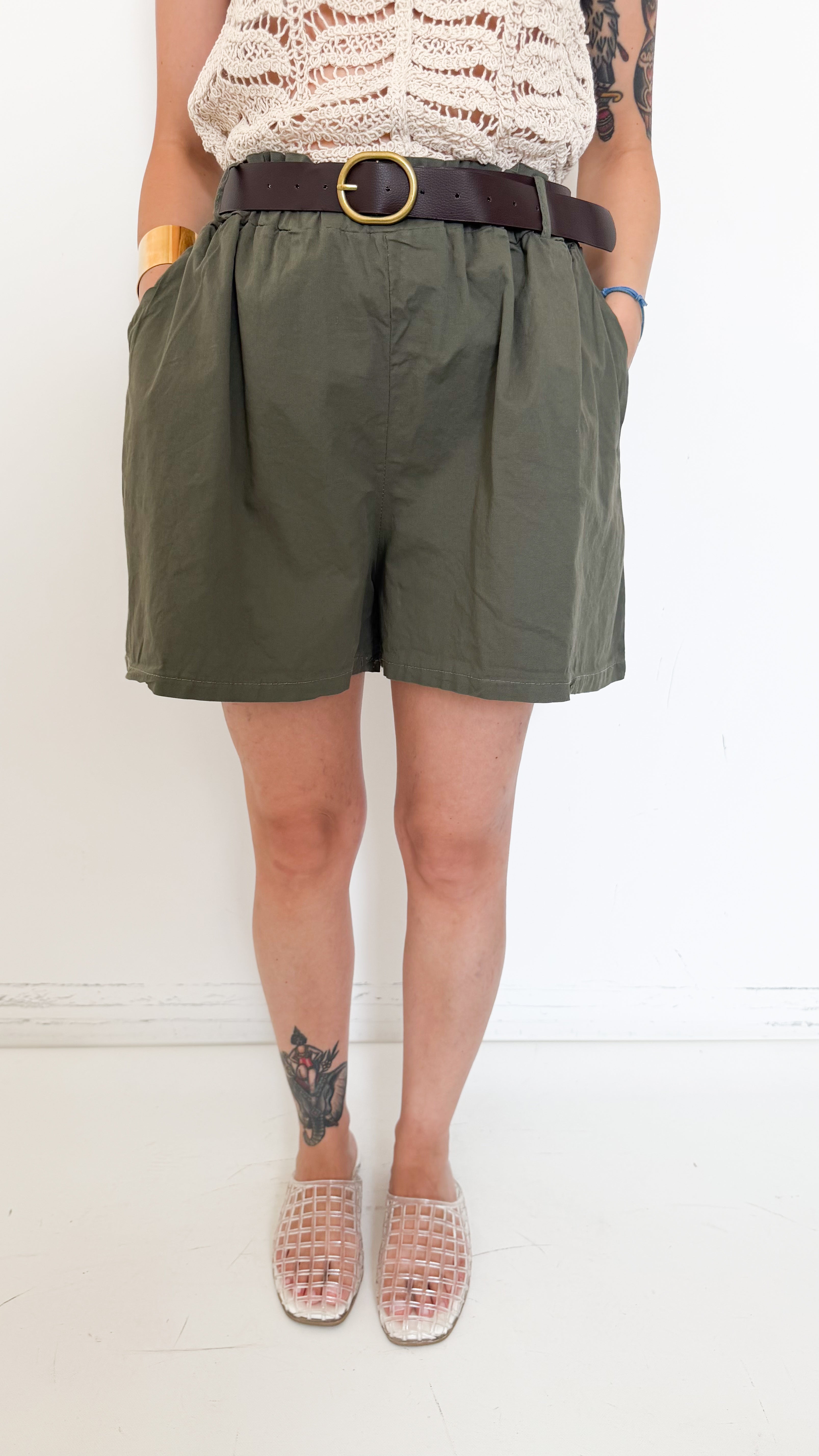 Bermuda Verde Con Cintura