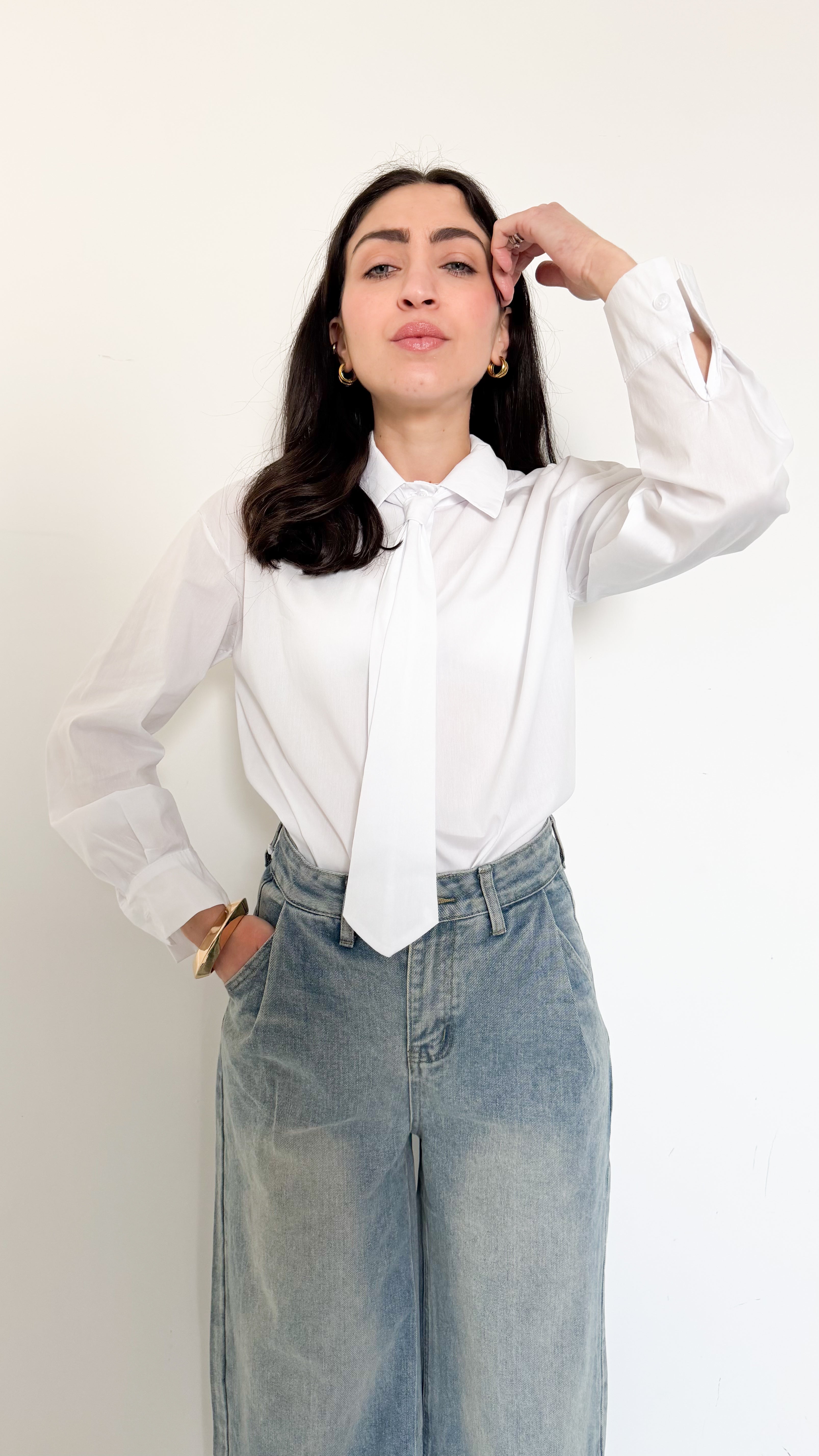 Camicia Bianca Con Cravatta