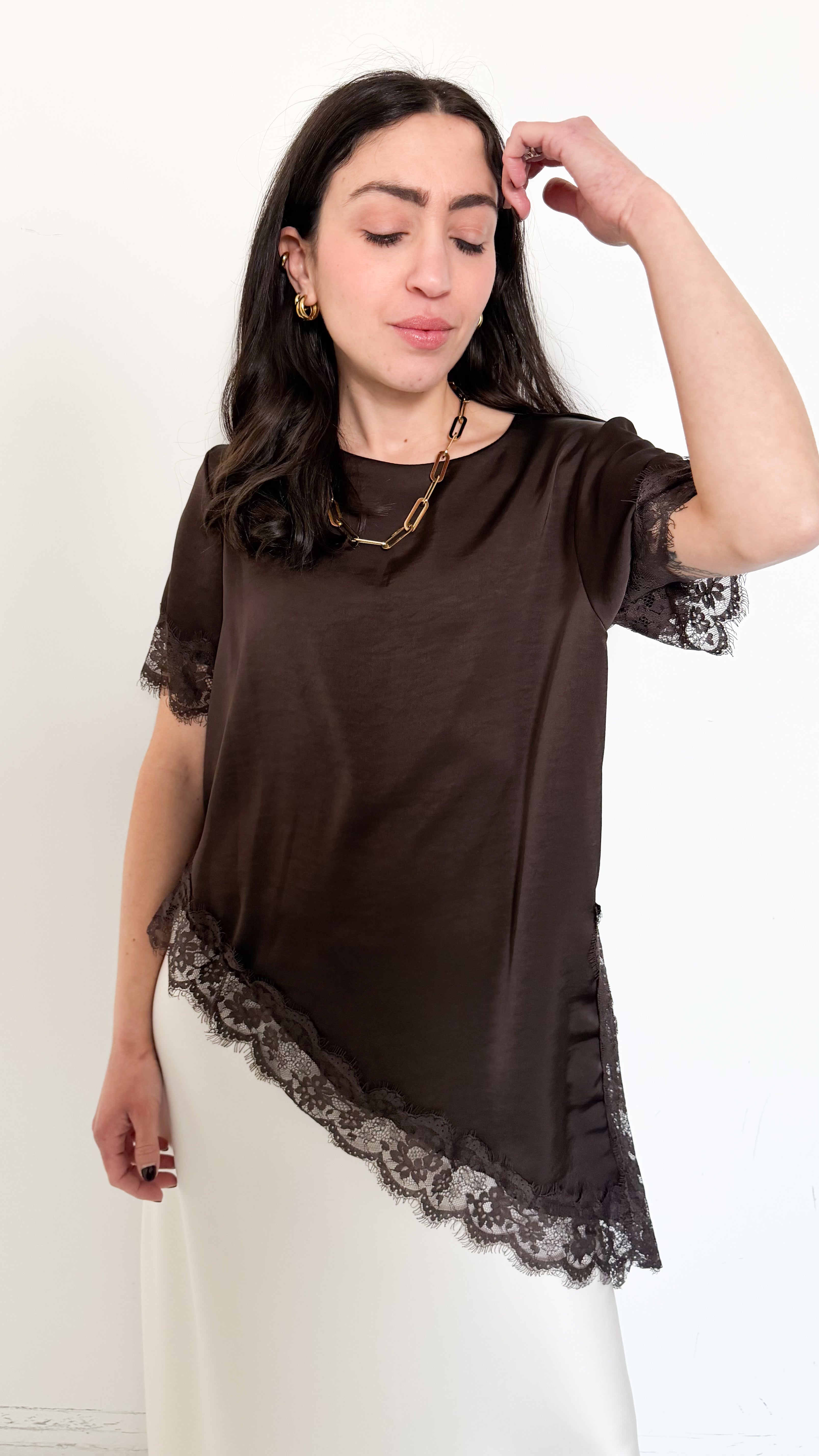 T-Shirt Marrone Con Pizzo