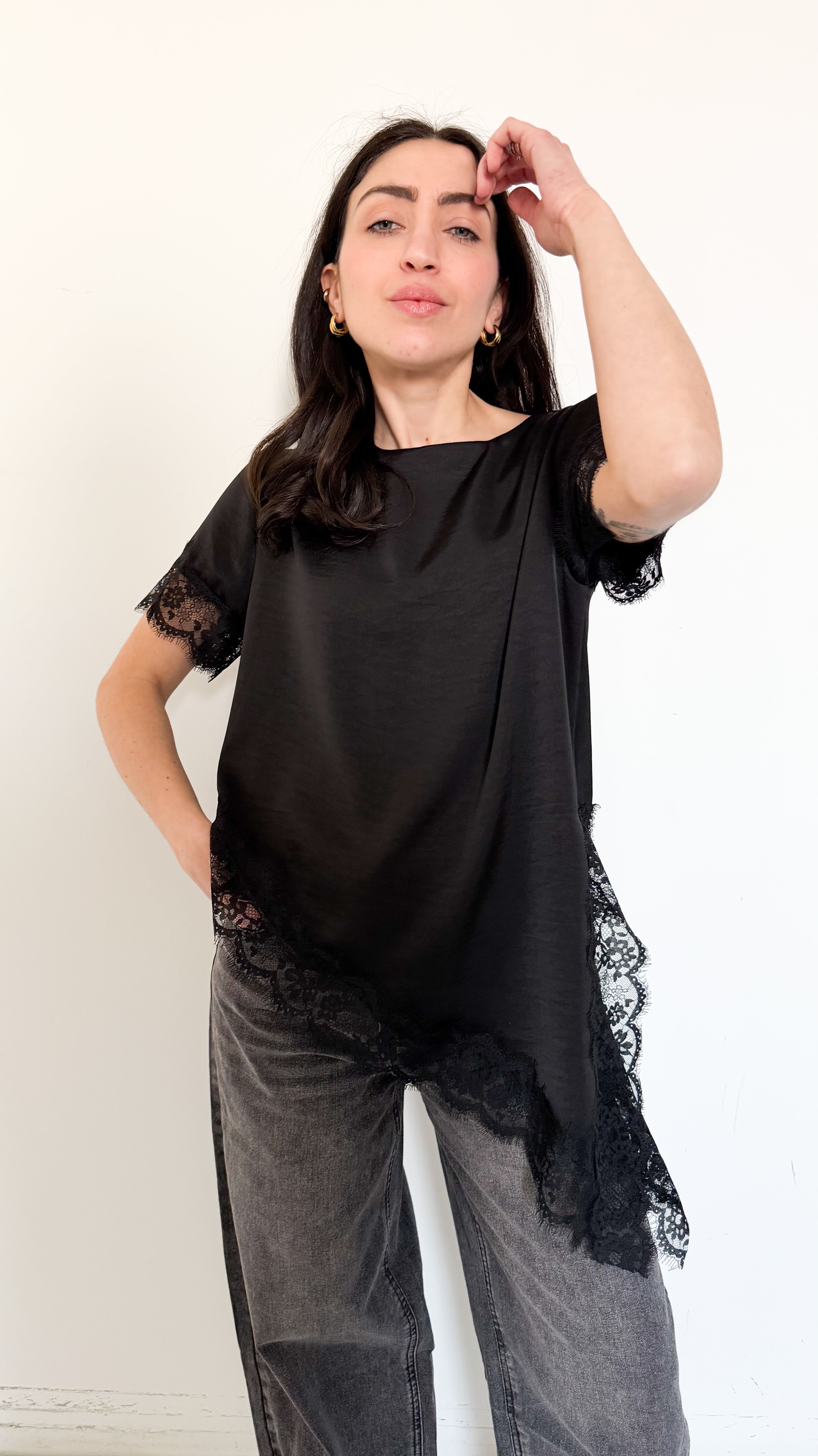 T-Shirt Nera Con Pizzo
