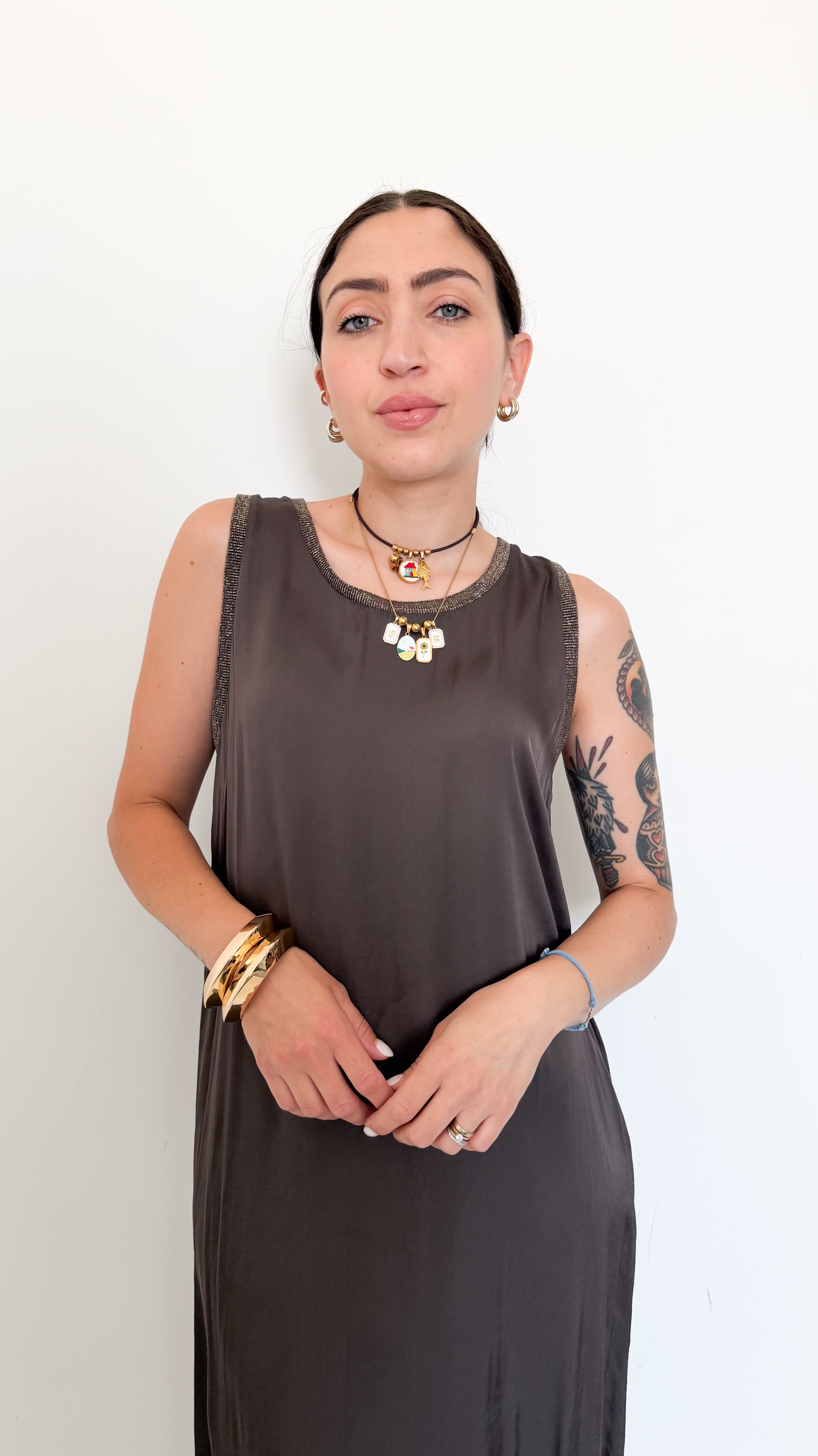 Vestito In Satin Marrone Con Dettagli