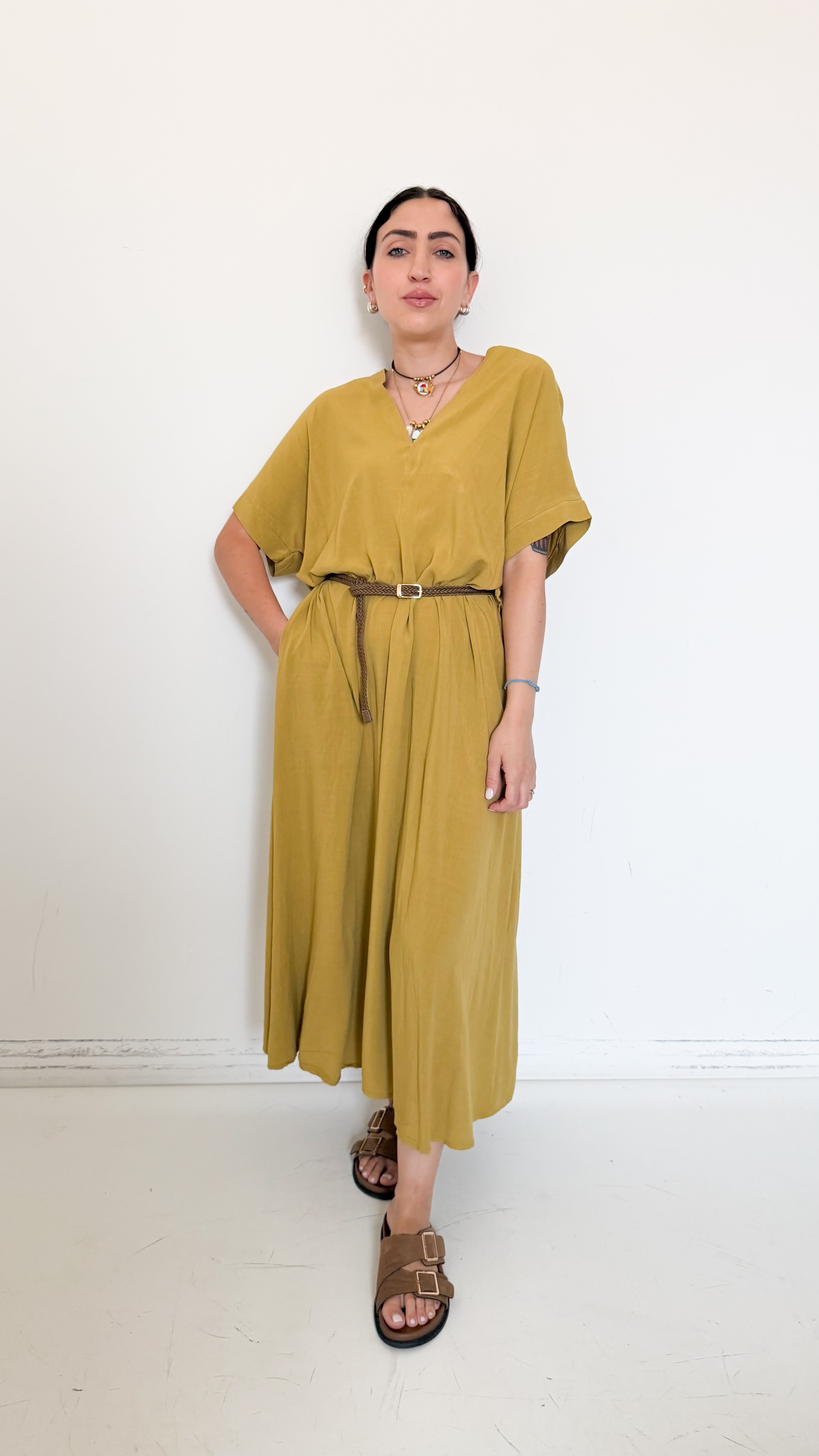Vestito Senape Scollo A Punta