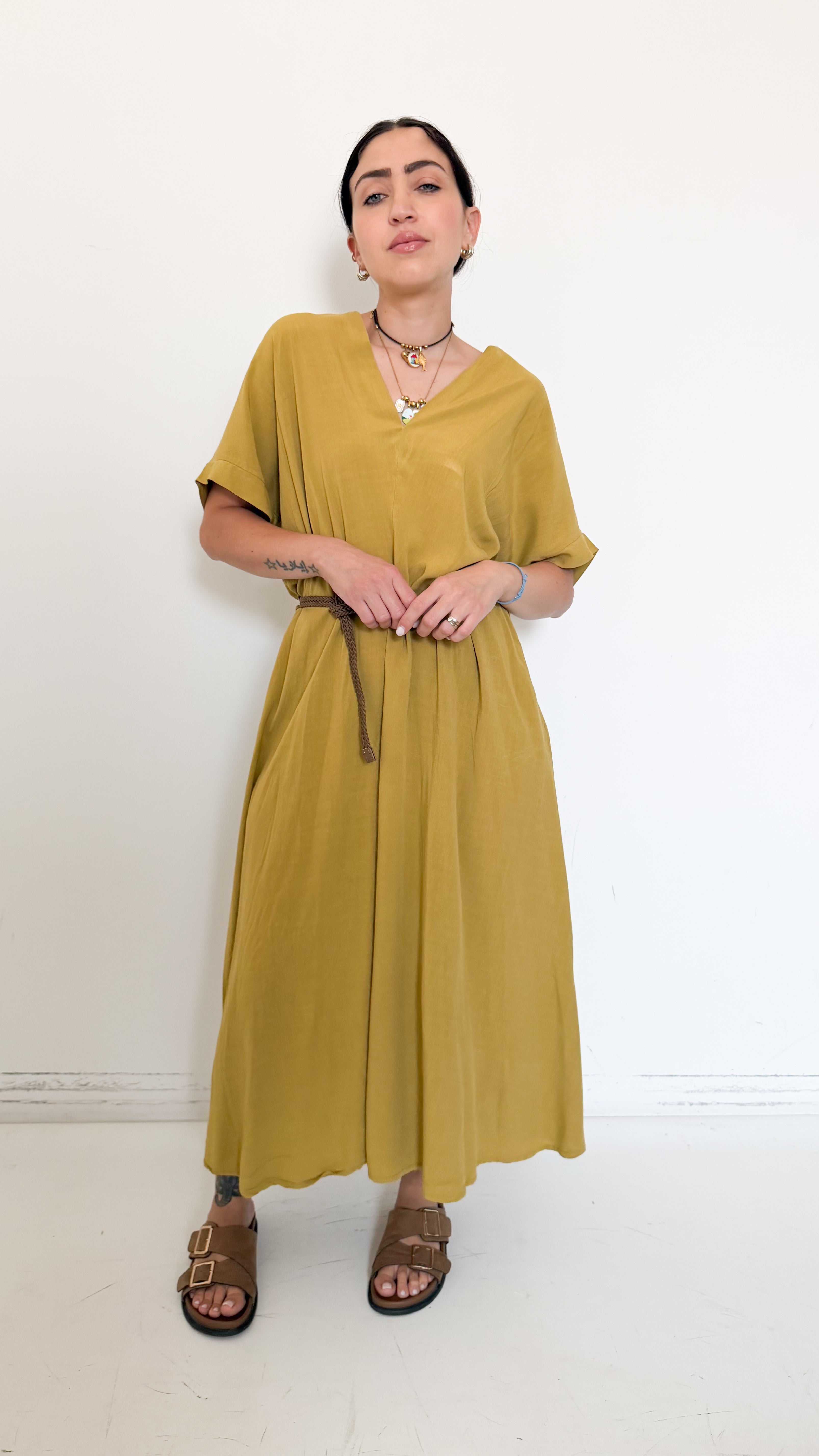 Vestito Senape Scollo A Punta