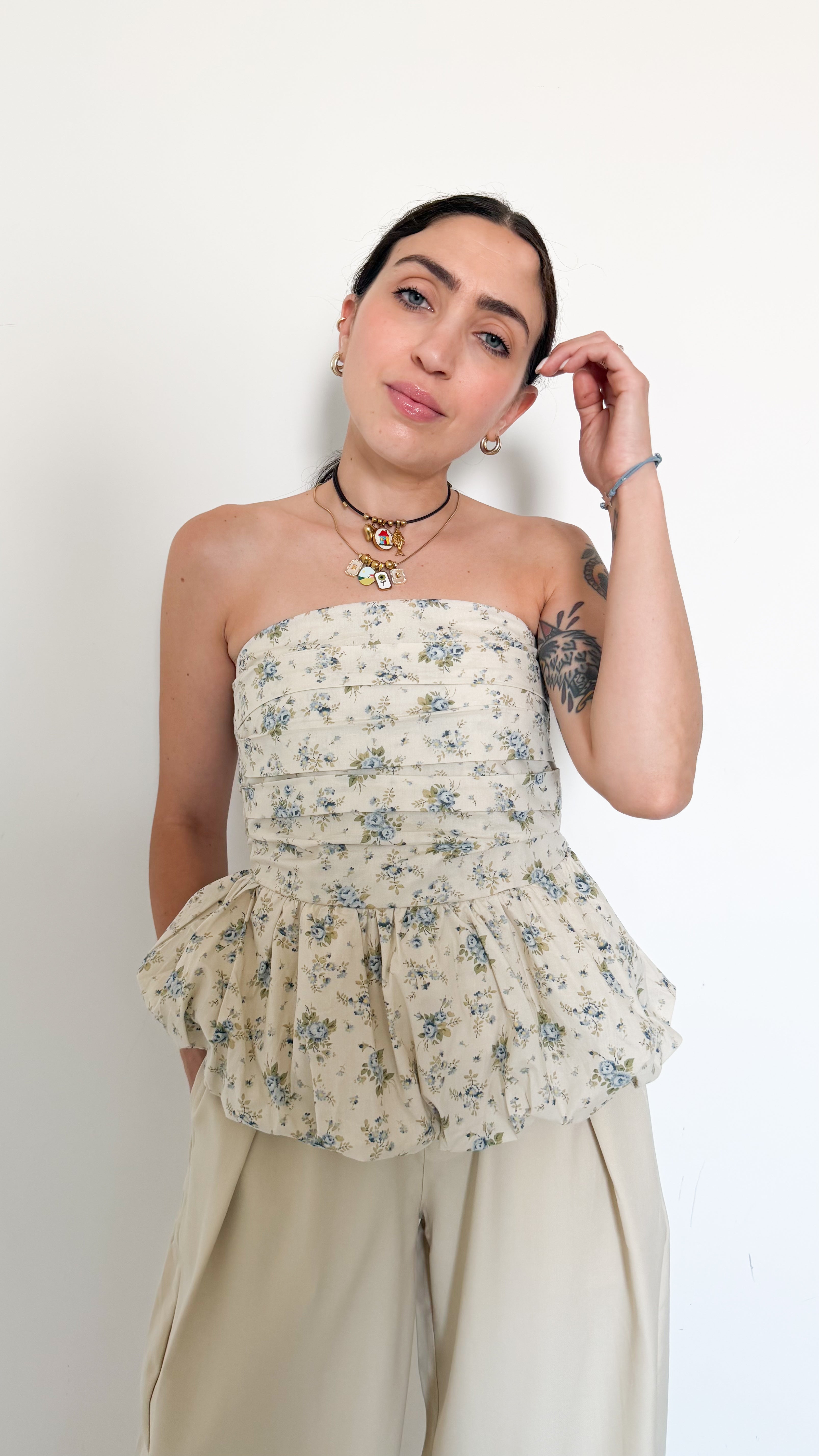 Top A Fiori Celeste
