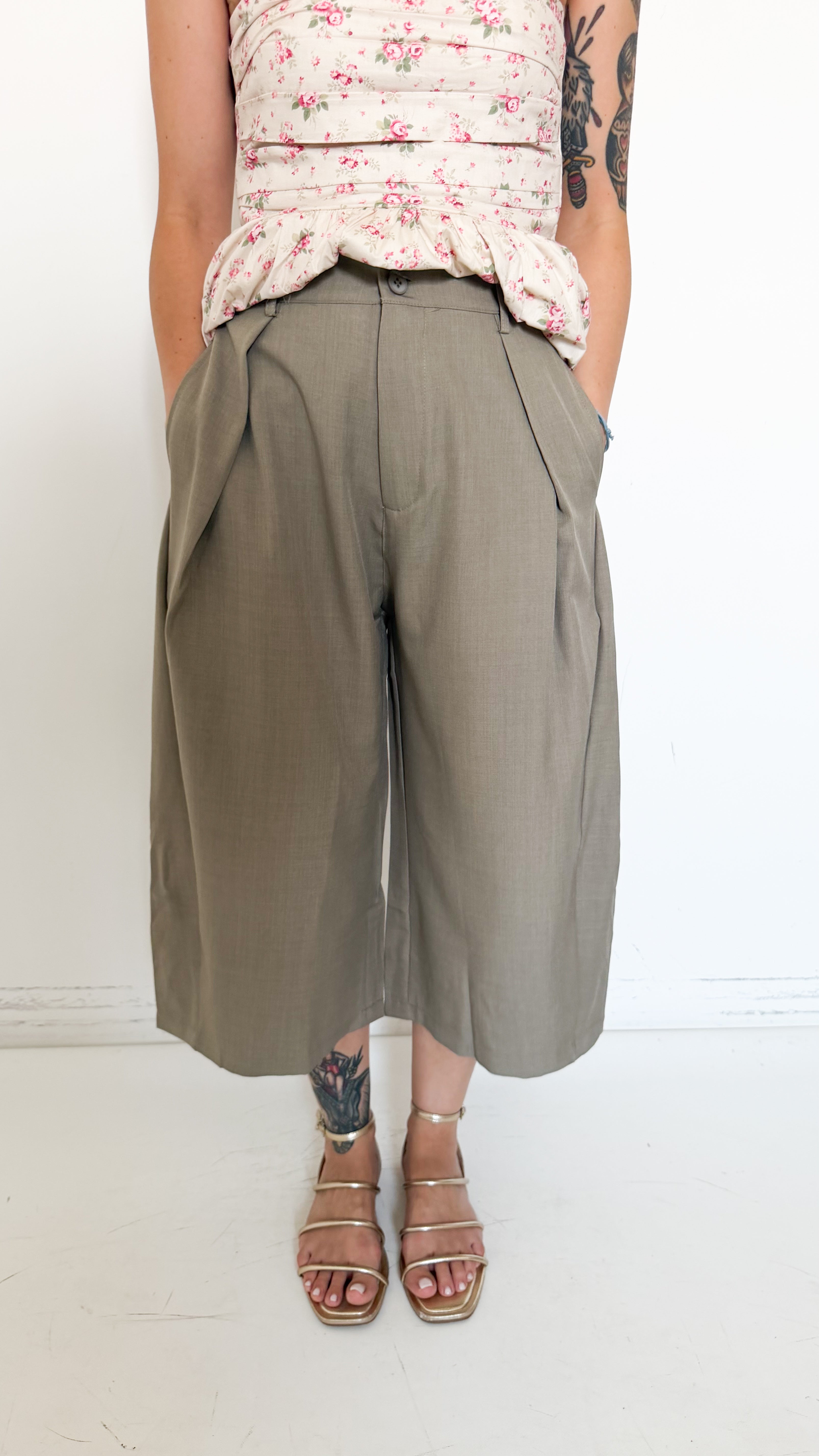 Bermuda Taupe Con Pinces