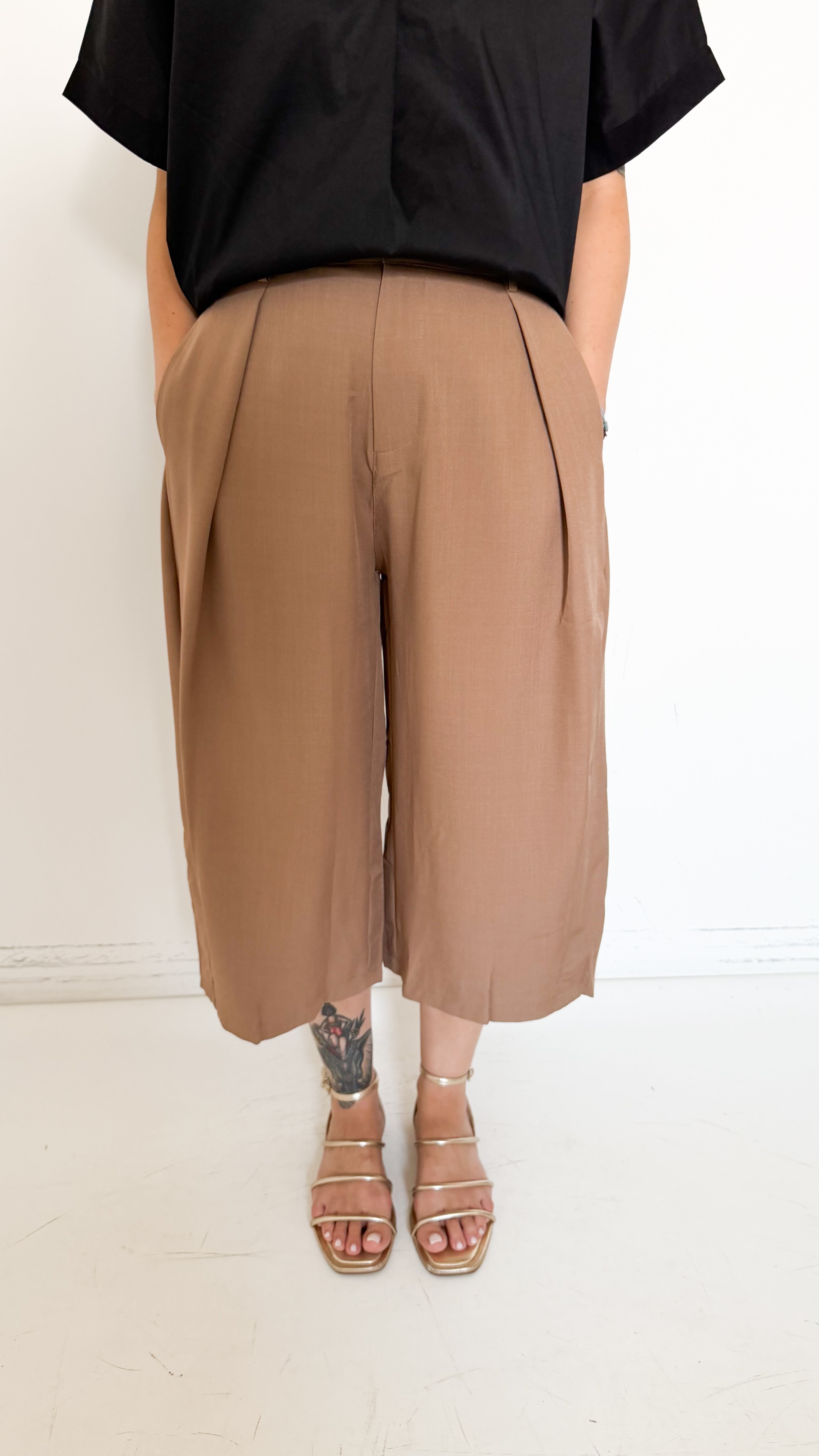 Bermuda Camel Con Pinces