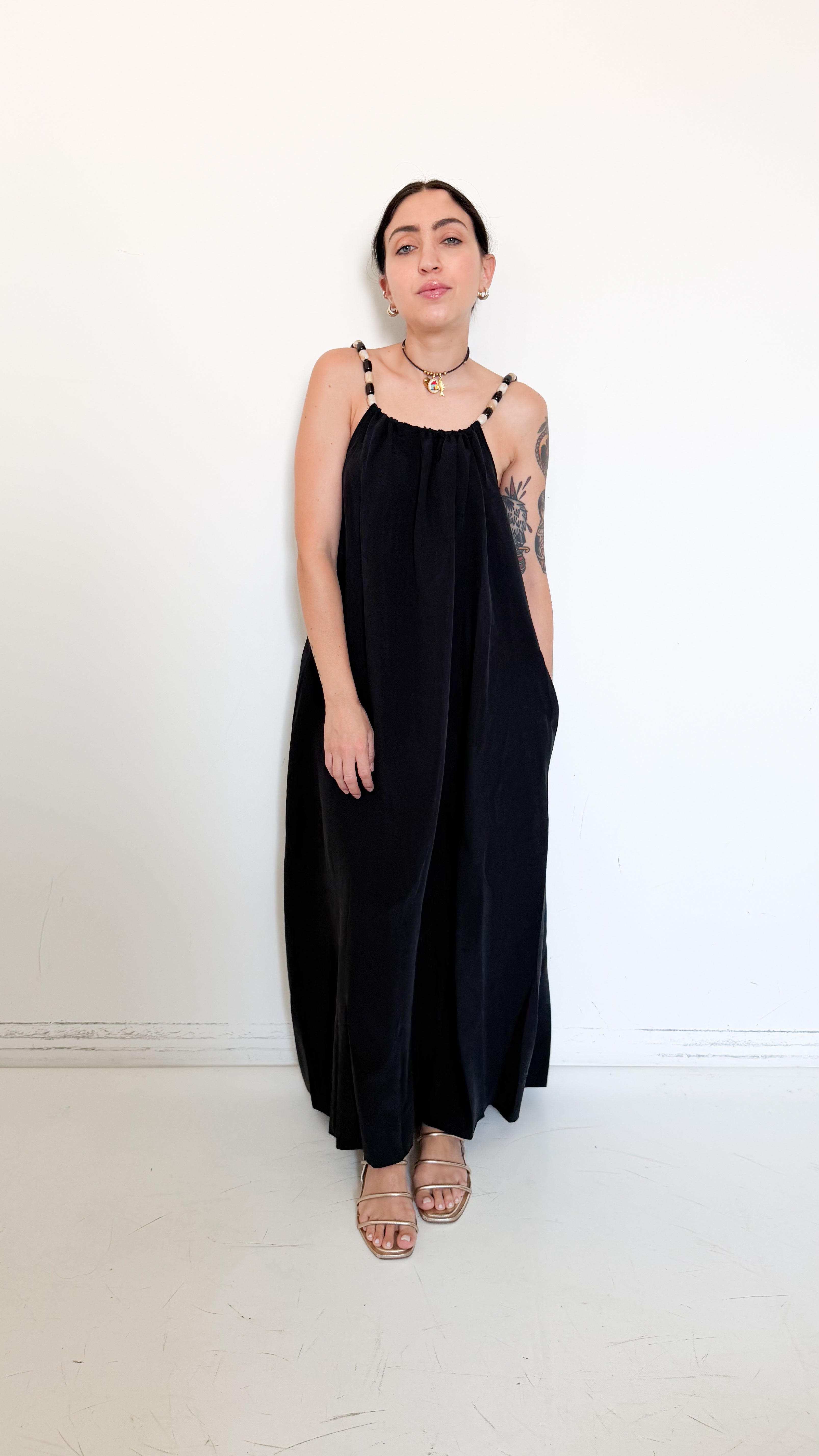 Vestito Nero Con Dettagli