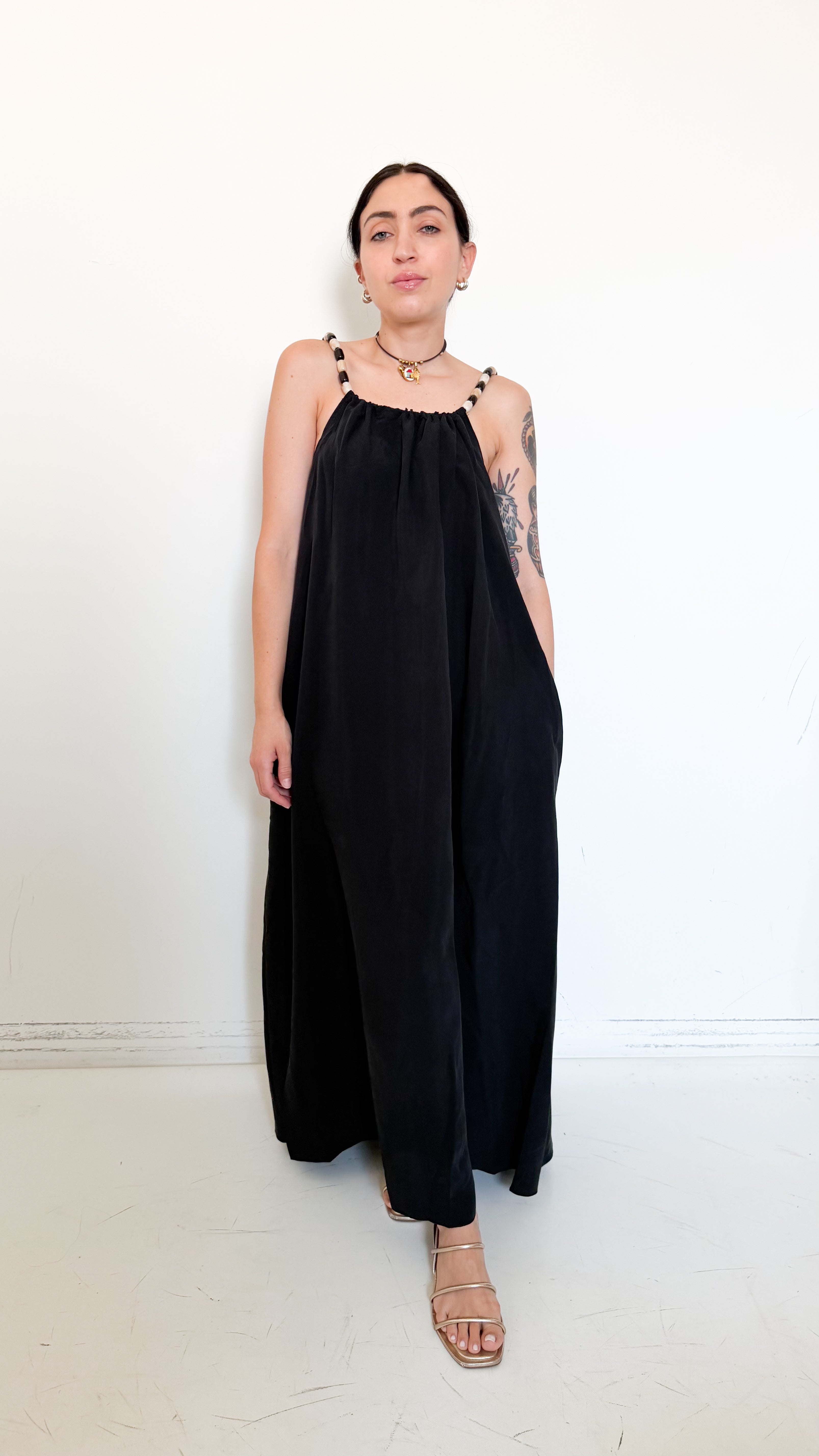 Vestito Nero Con Dettagli