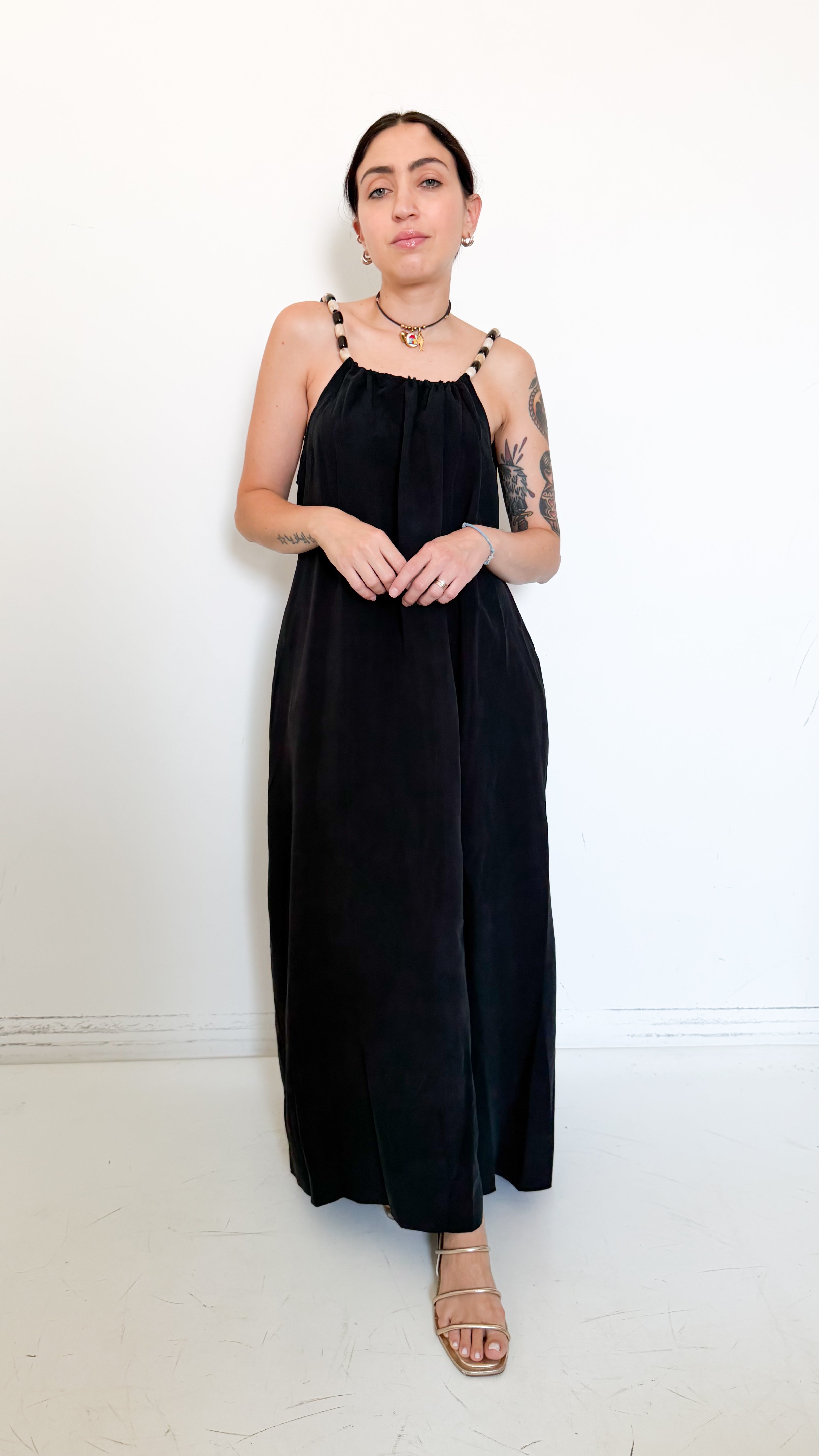 Vestito Nero Con Dettagli