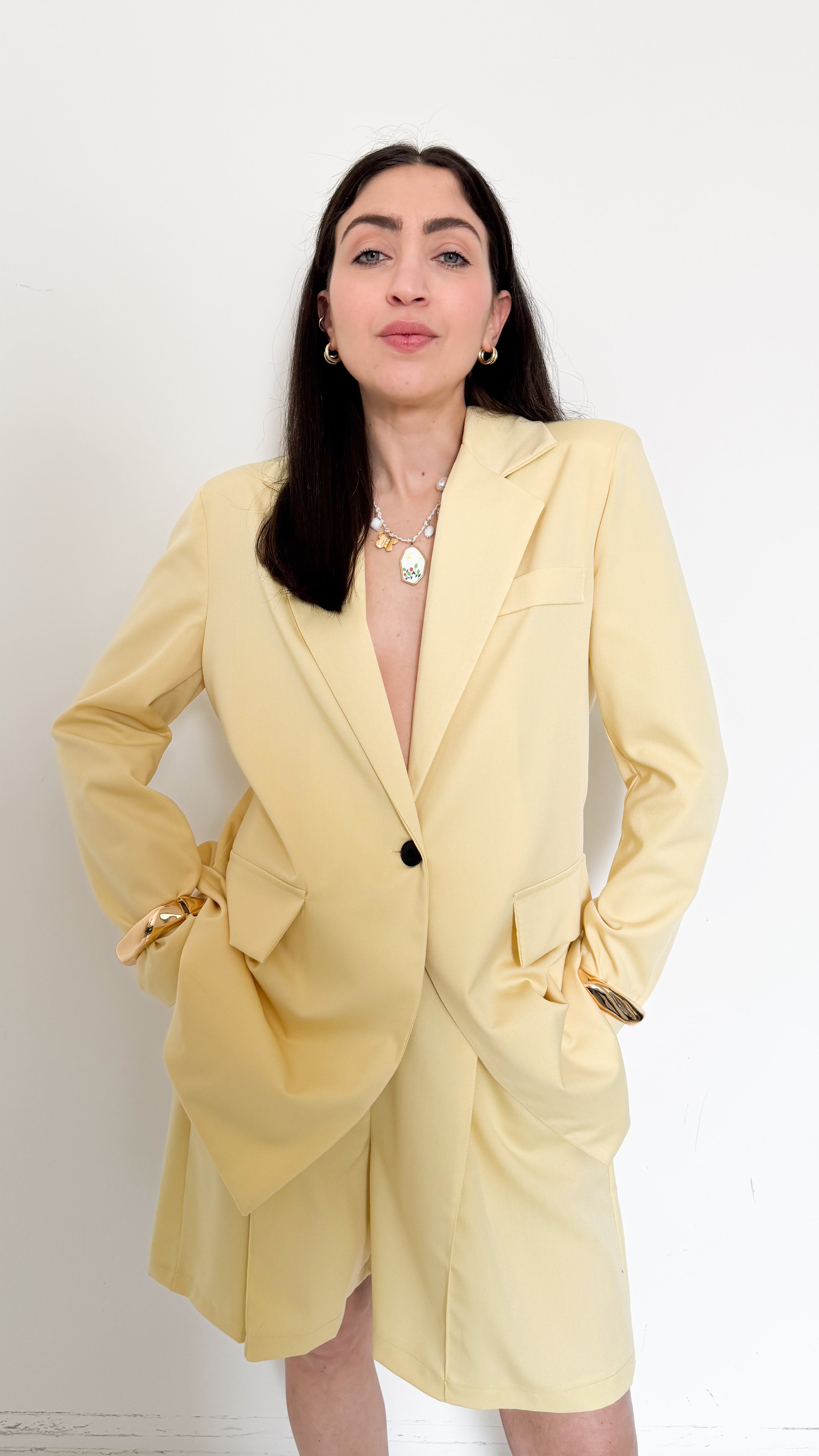 Tailleur Giallo Con Bermuda