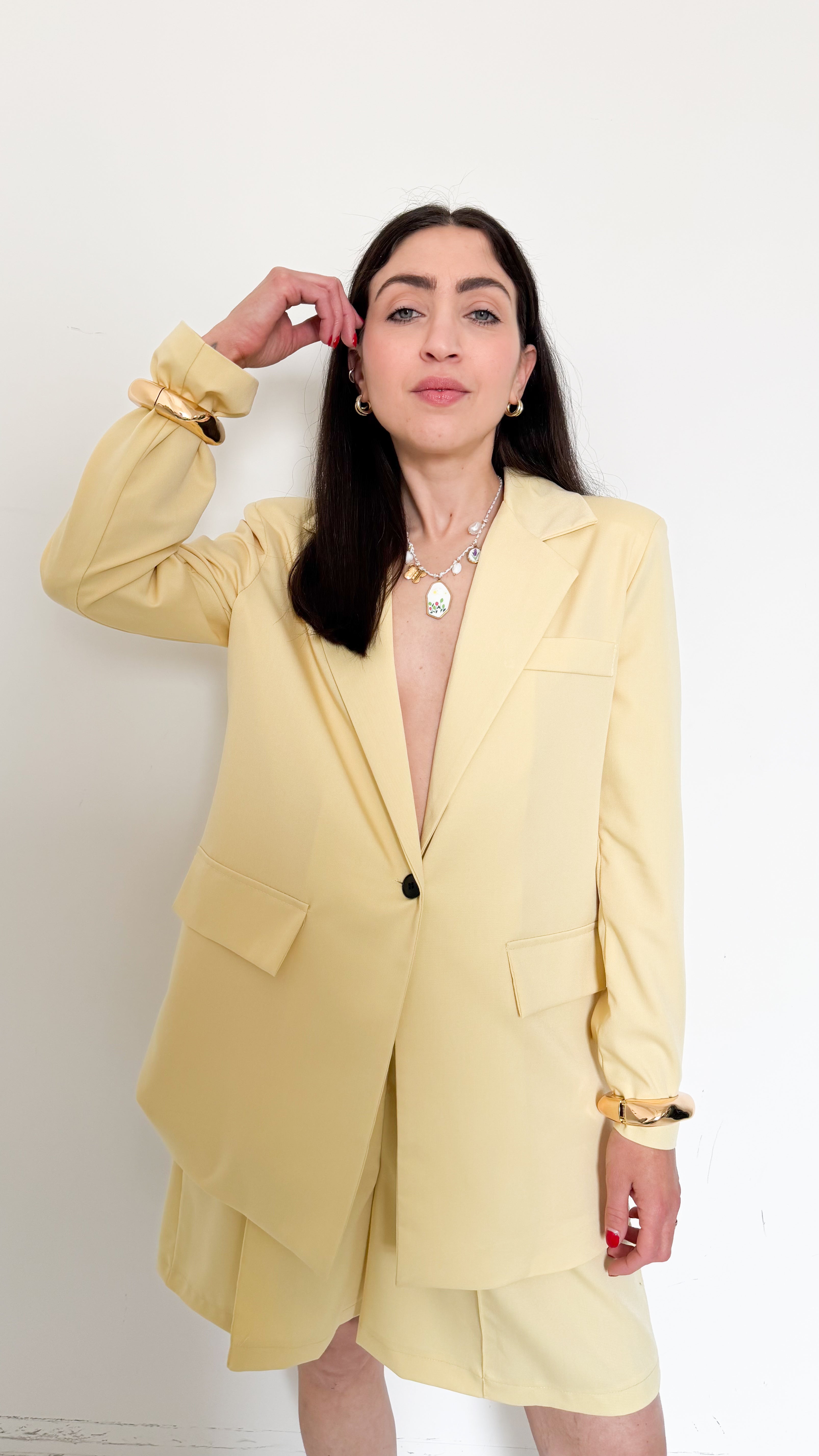 Tailleur Giallo Con Bermuda