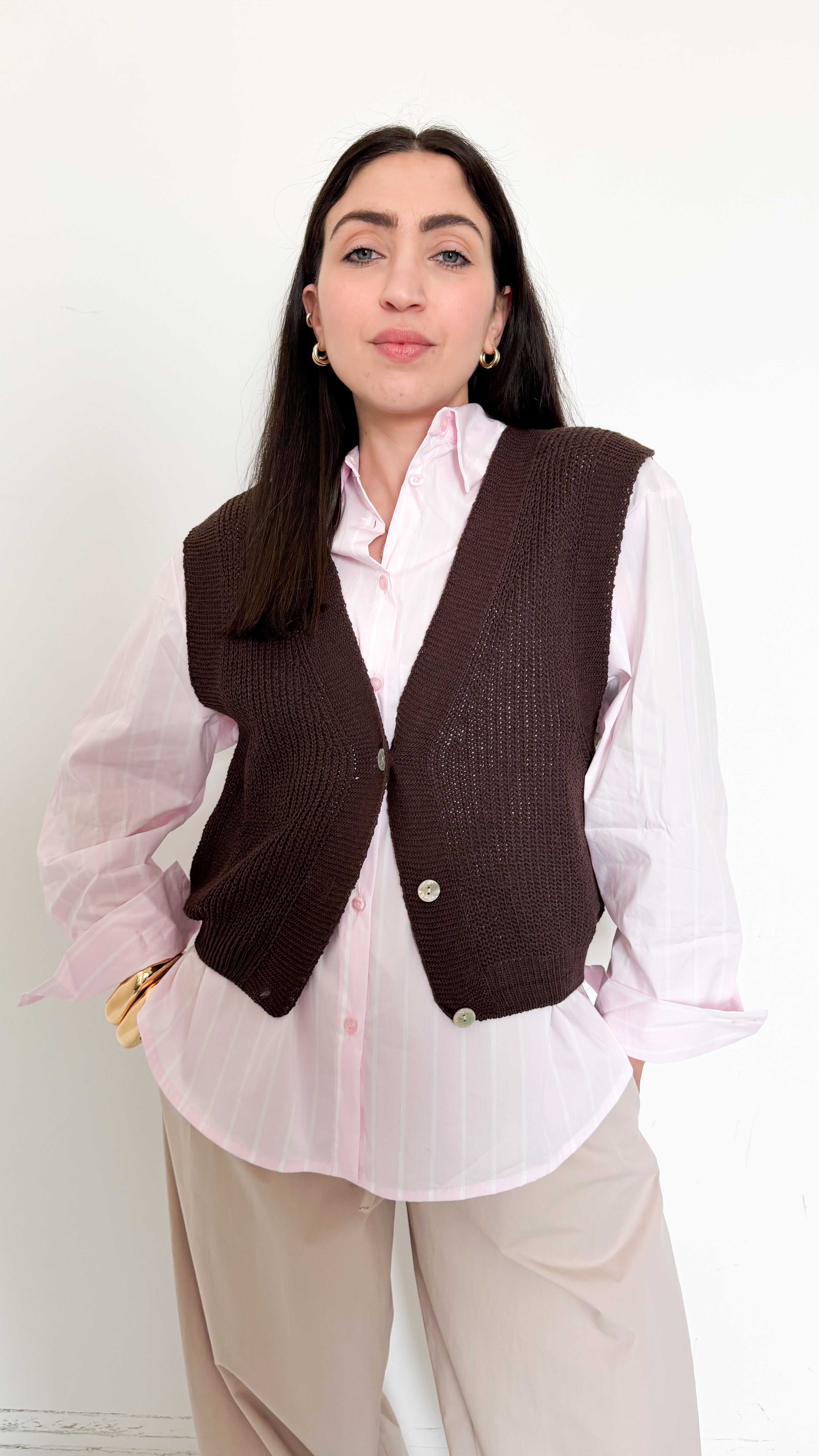 Gilet Marrone Con Bottoni
