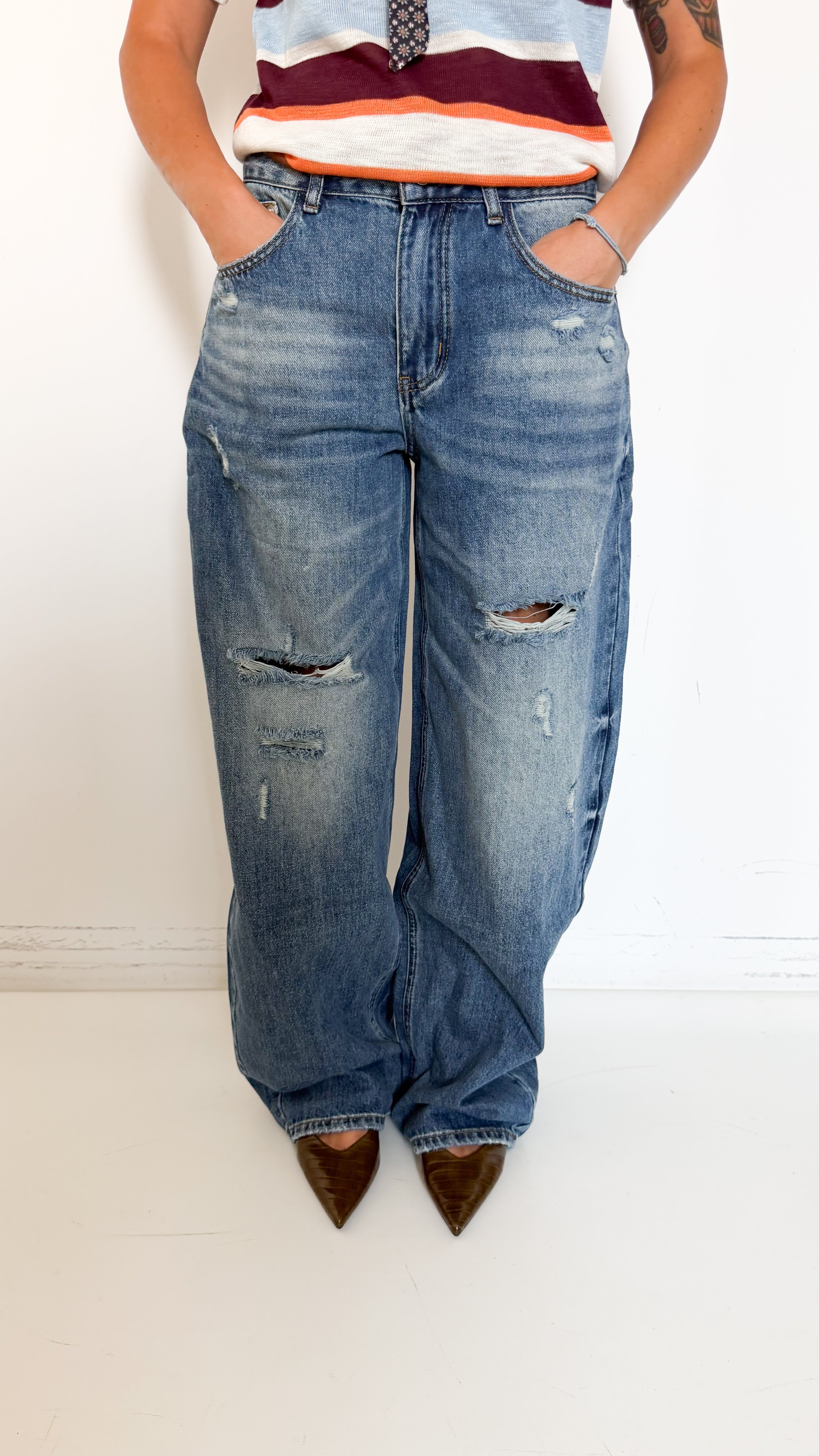 Jeans Baggy con Strappi