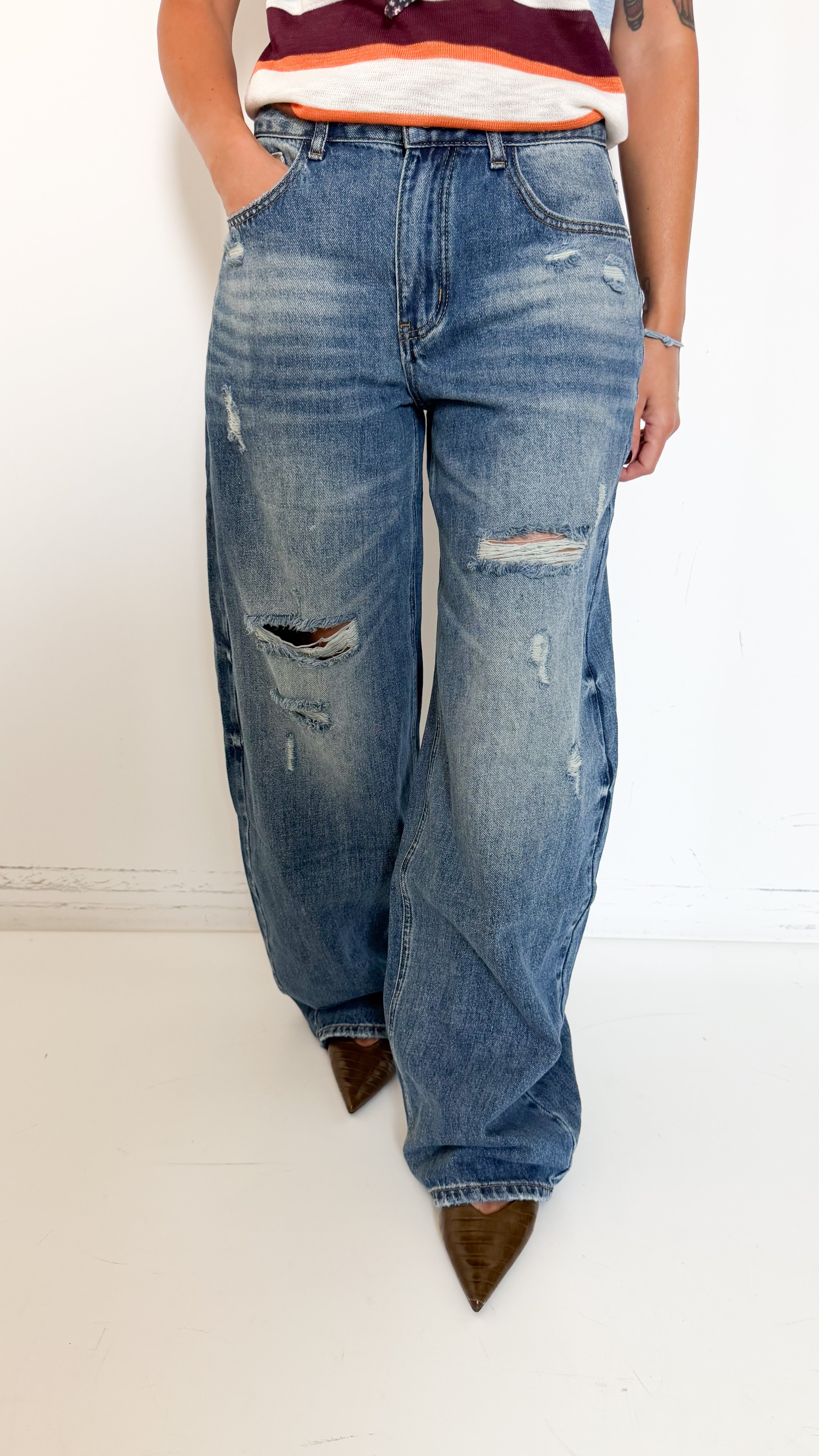 Jeans Baggy con Strappi