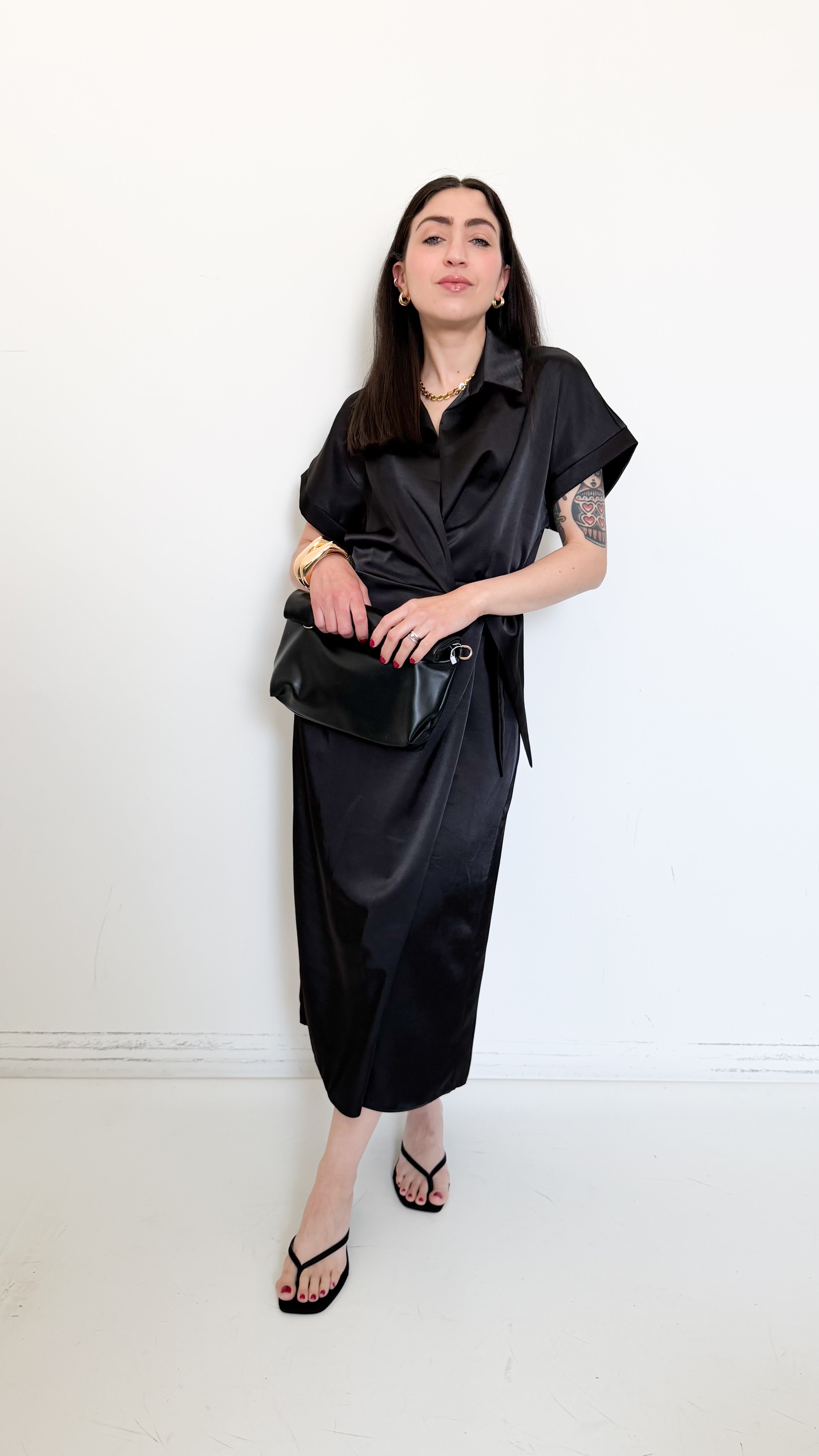 Vestito Nero A Portafoglio In Satin