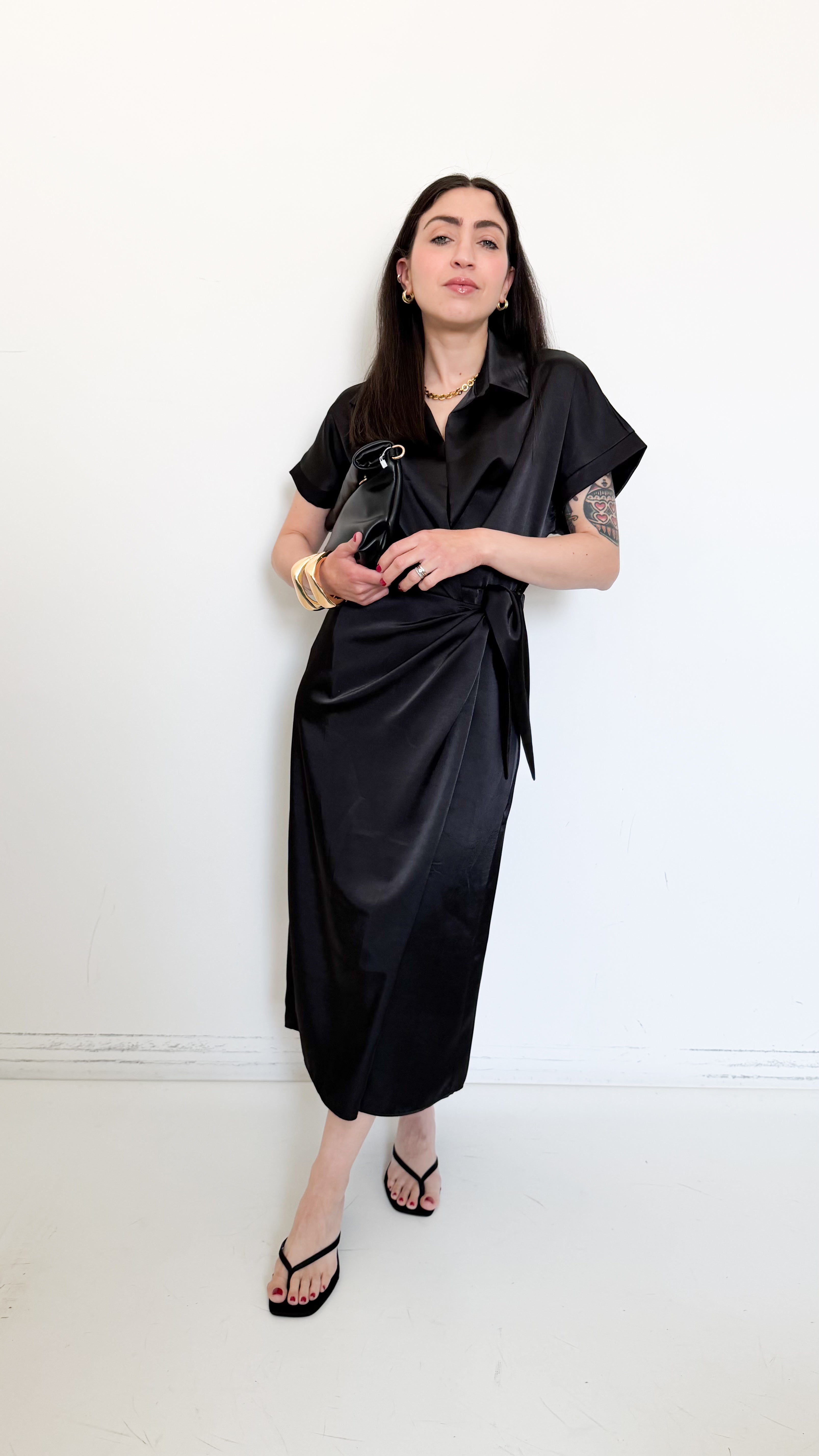 Vestito Nero A Portafoglio In Satin