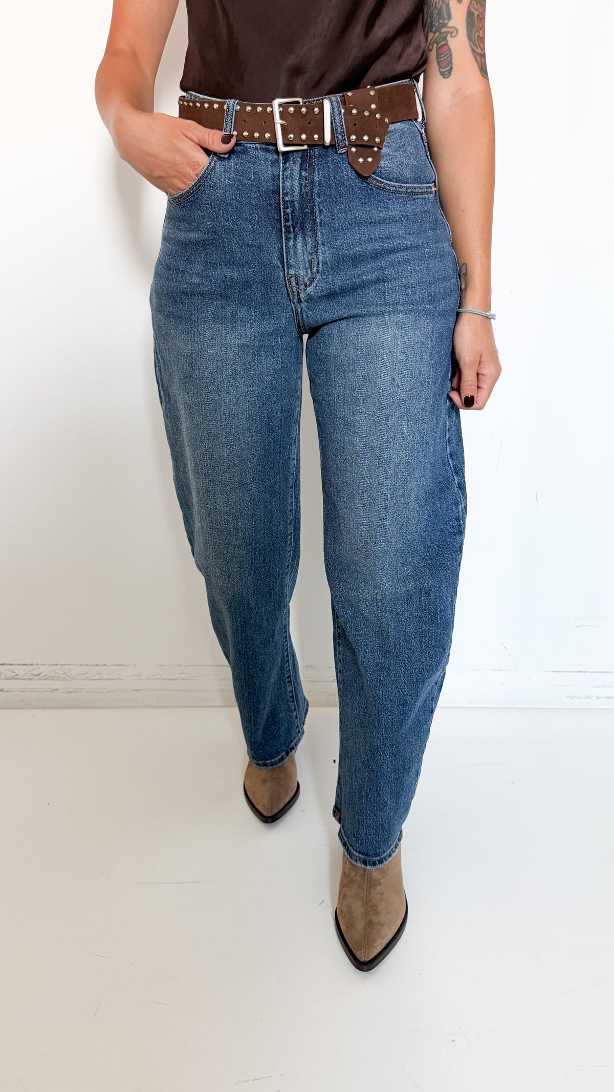 Jeans Balloon Fit Con Cintura