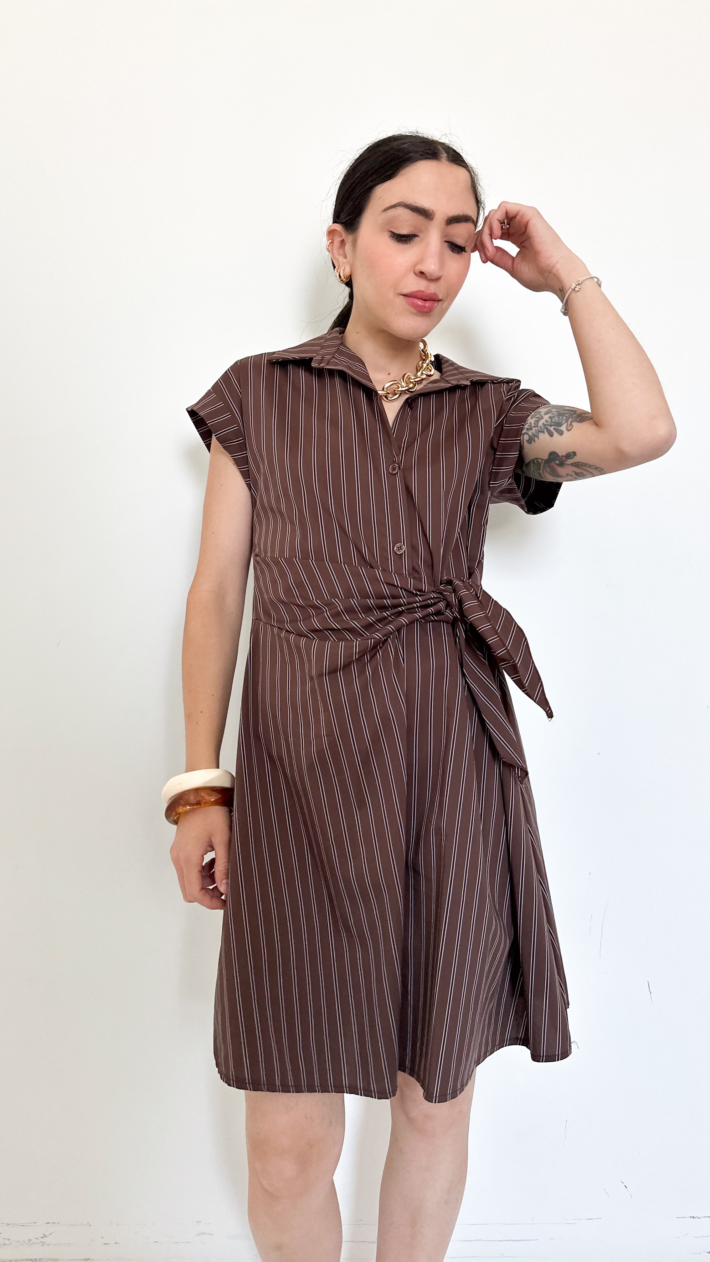 Vestito Marrone Con Nodo