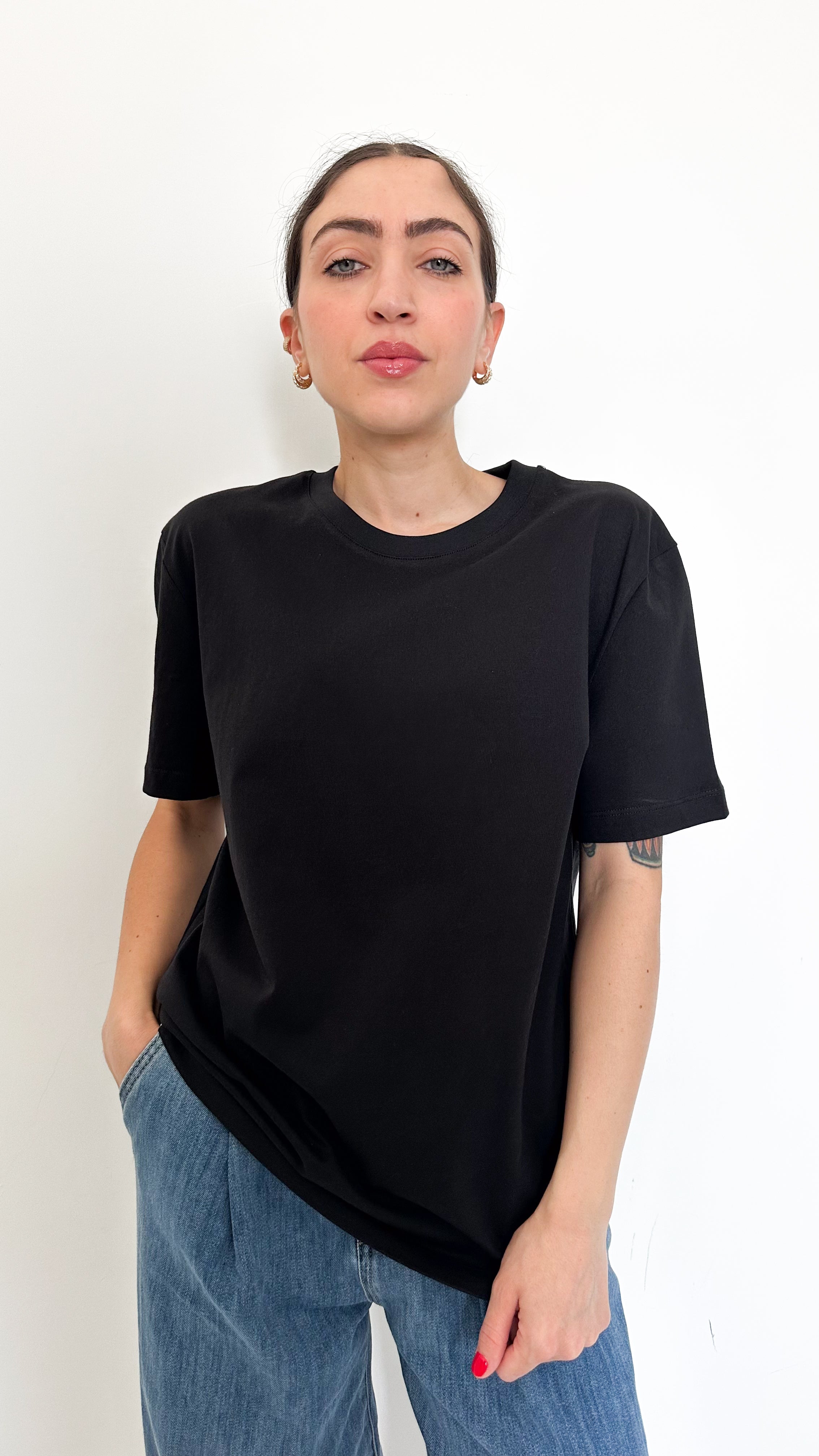 T-Shirt Nera By Lumina