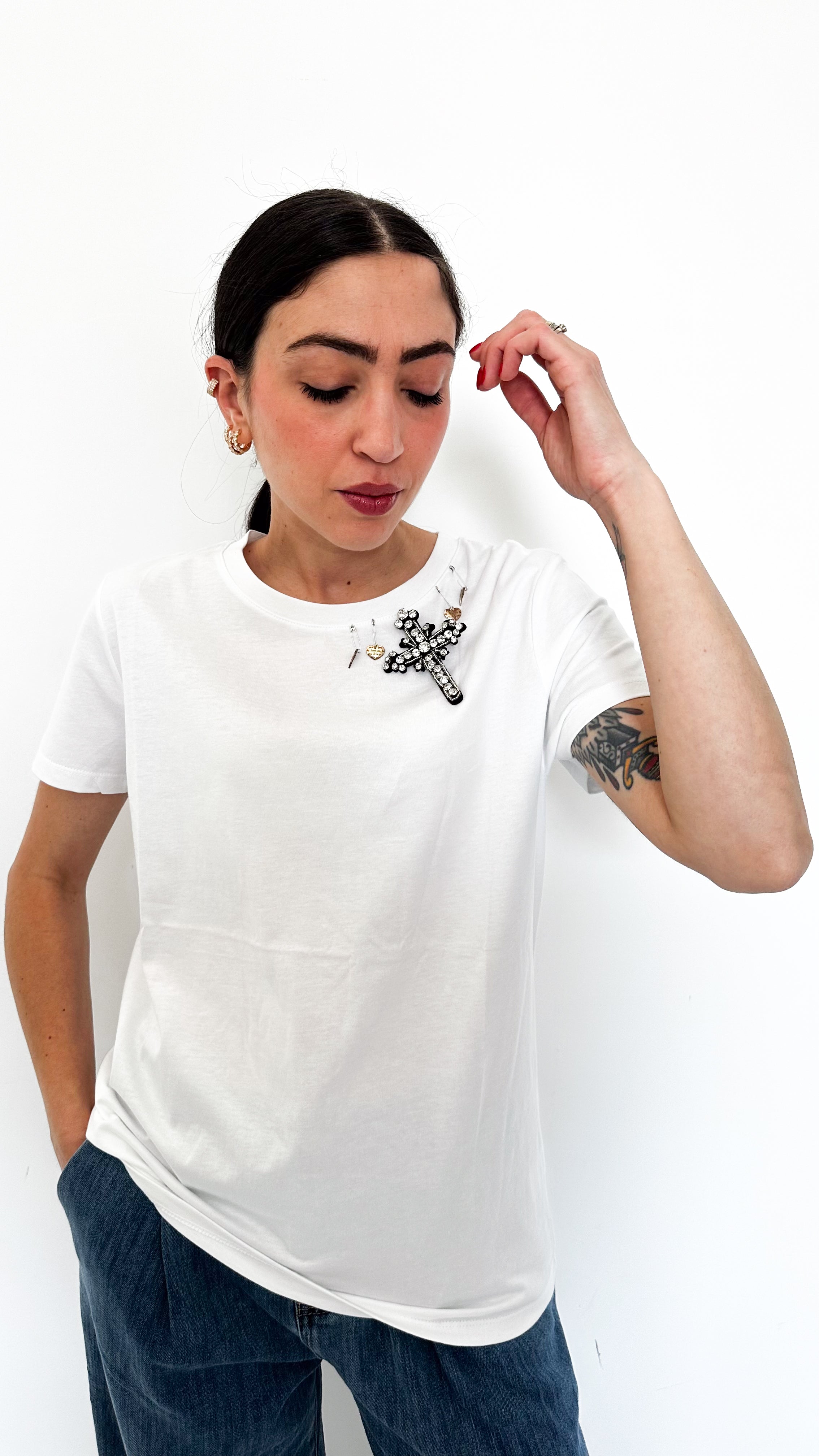 T-Shirt Con Spilla