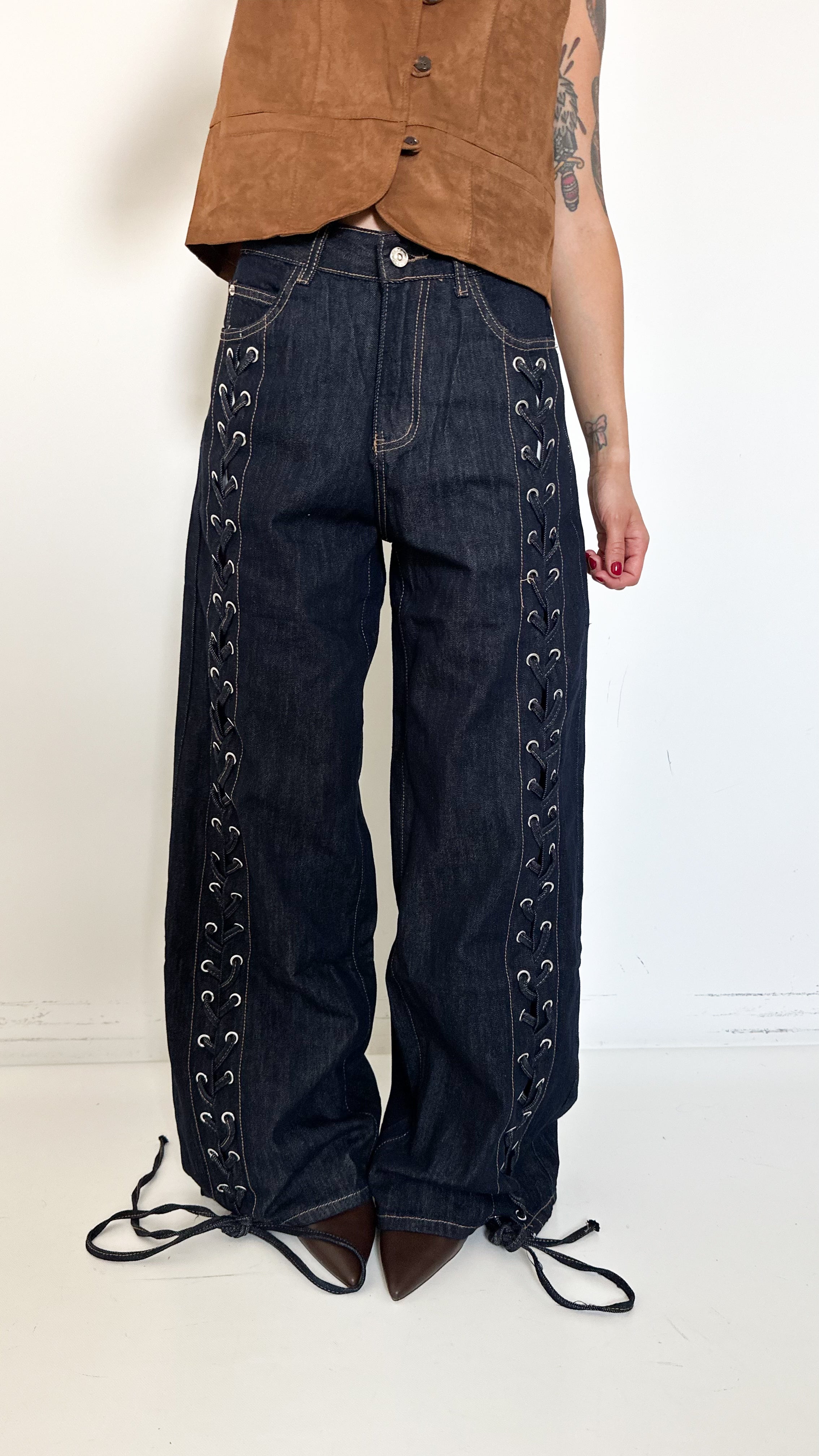 Jeans Con Lacci