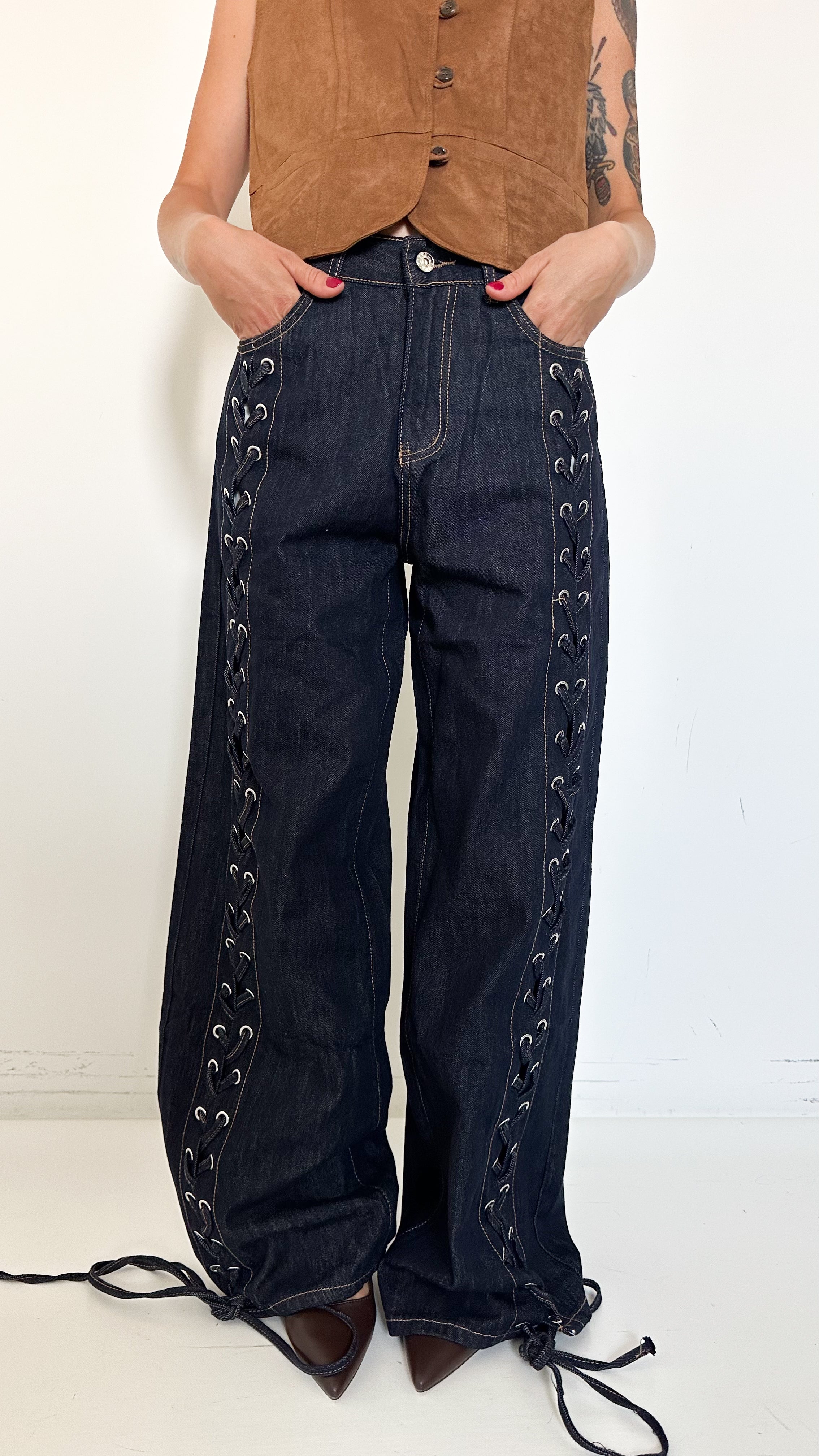 Jeans Con Lacci